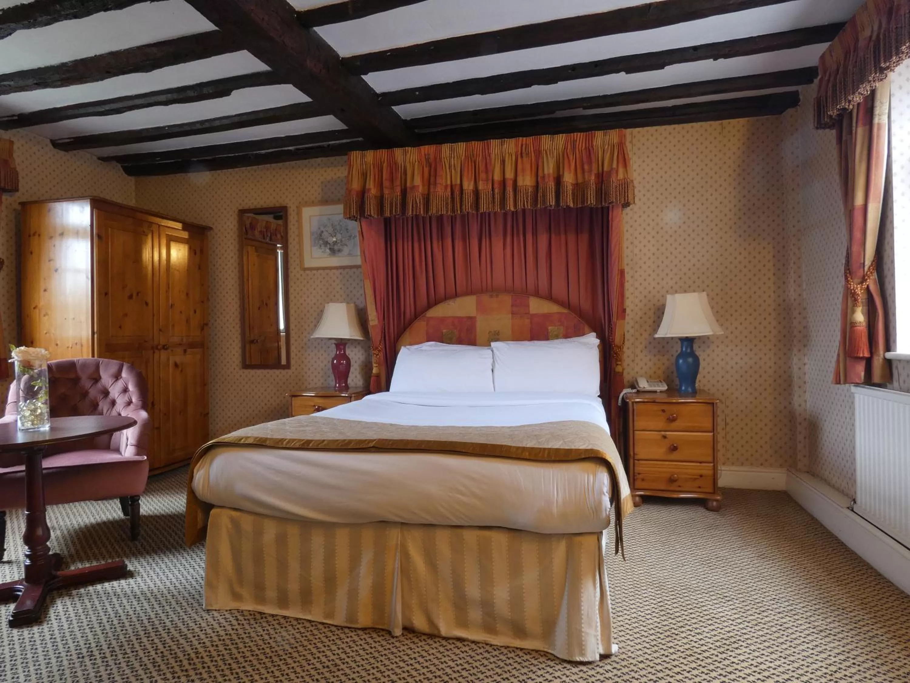 Bed in Marston Farm Hotel