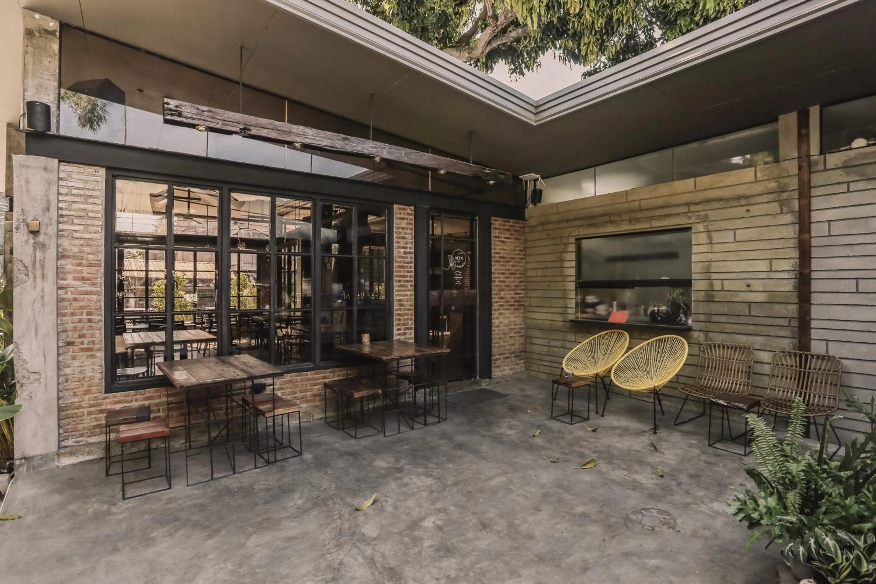 Restaurant/places to eat in The Flying Fish Hostel