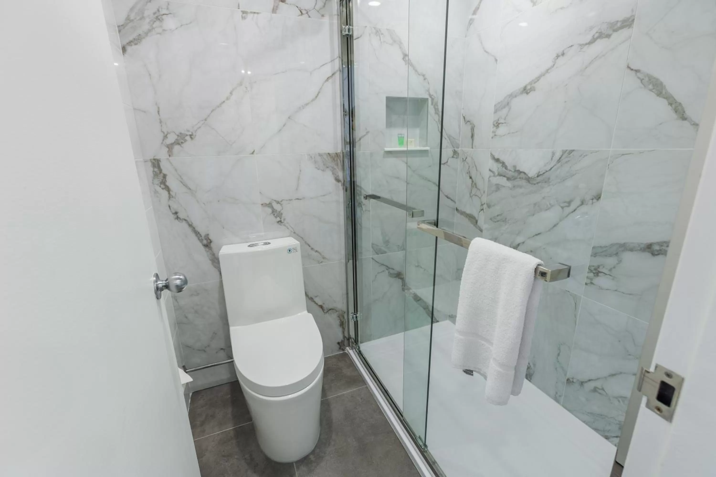 Bathroom in Travelodge by Wyndham Quebec City Hotel & Convention Centre