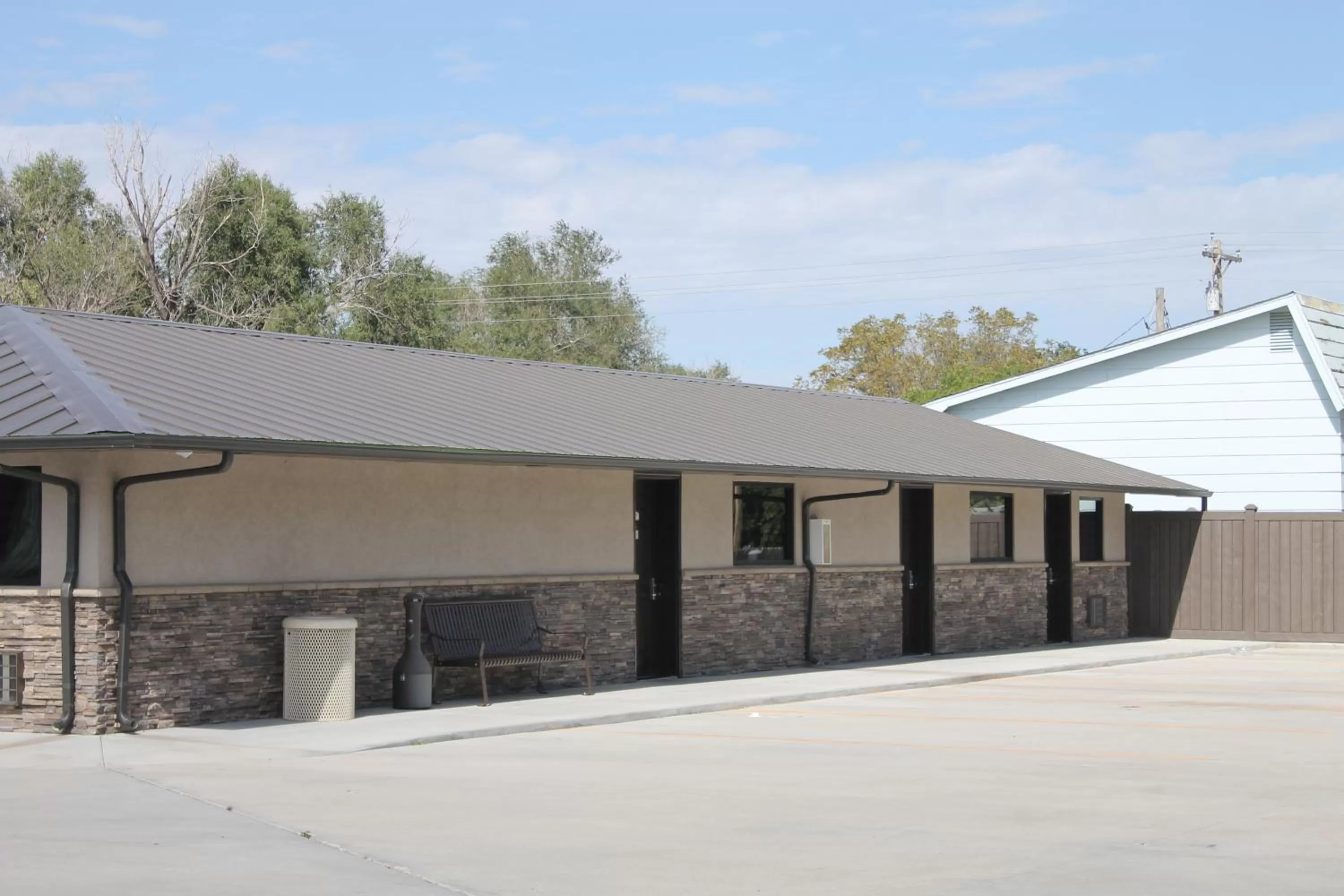 Property building in Boarders Inn & Suites by Cobblestone Hotels - Syracuse