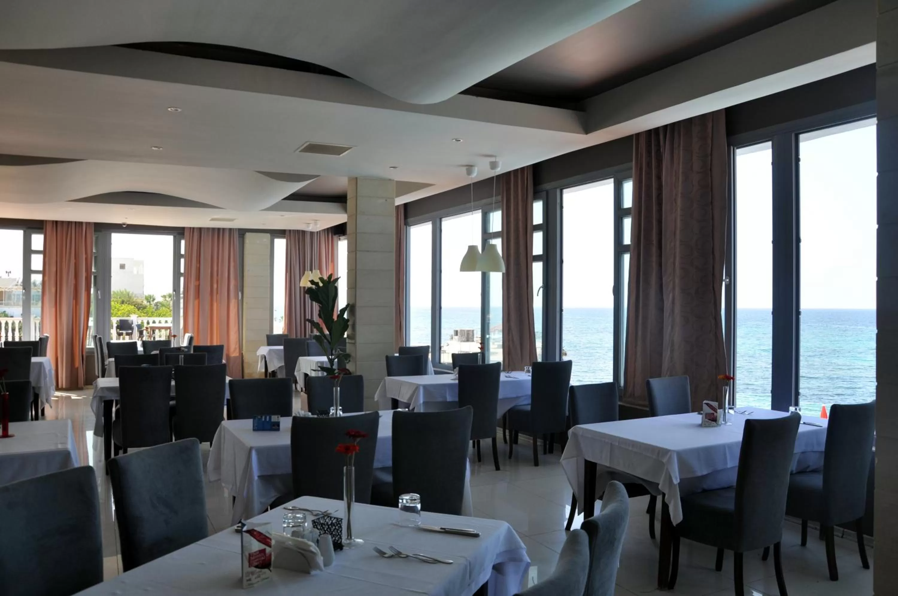 Restaurant/places to eat in Manolya Hotel