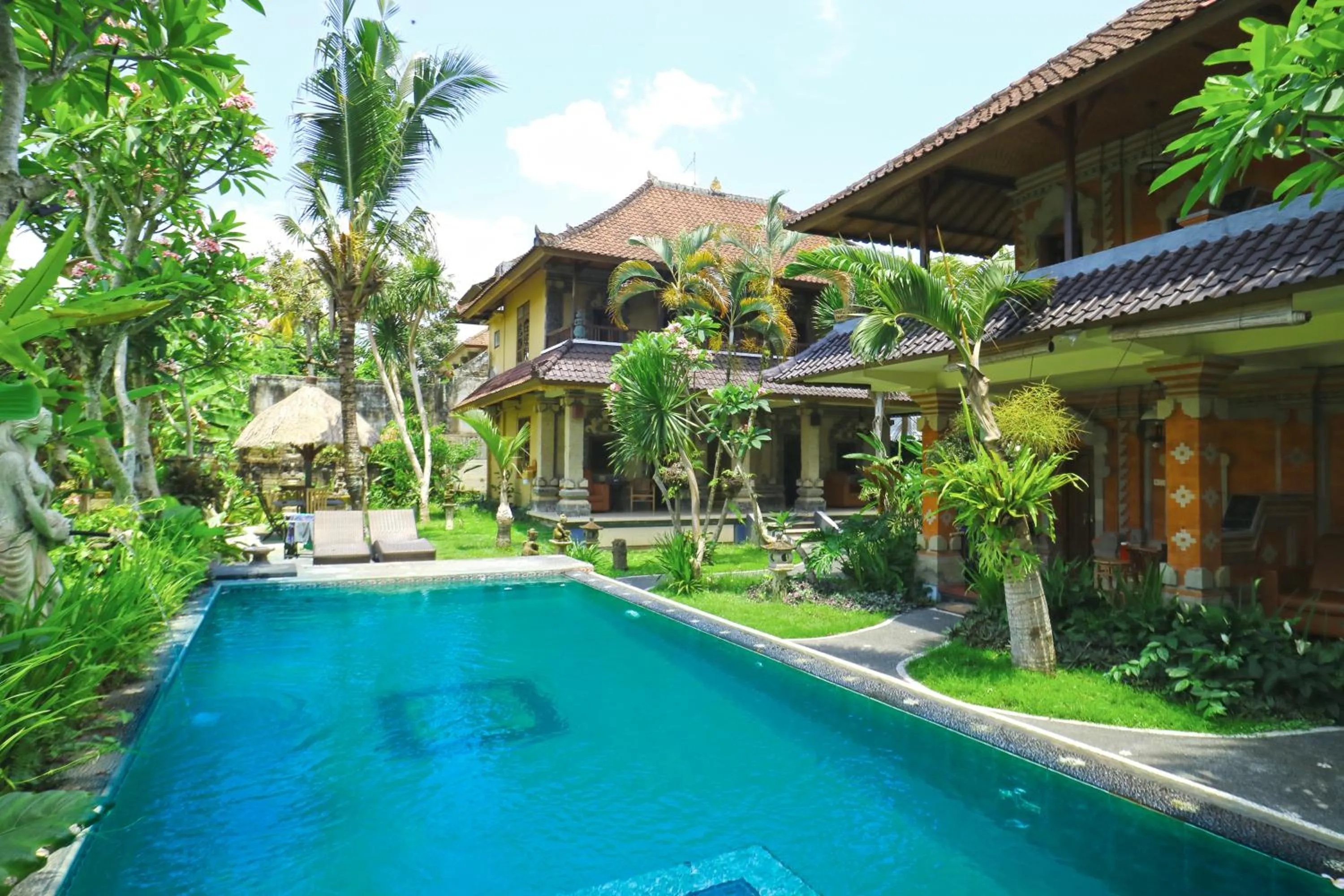 Swimming pool in Ubud Kerta City Hotel