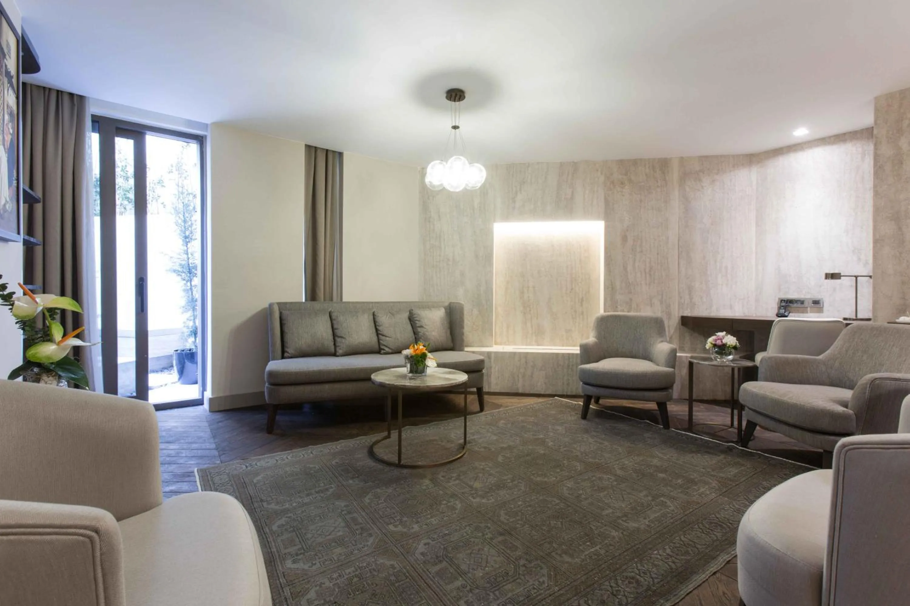 TV and multimedia in Noble22 Suites-Special Category