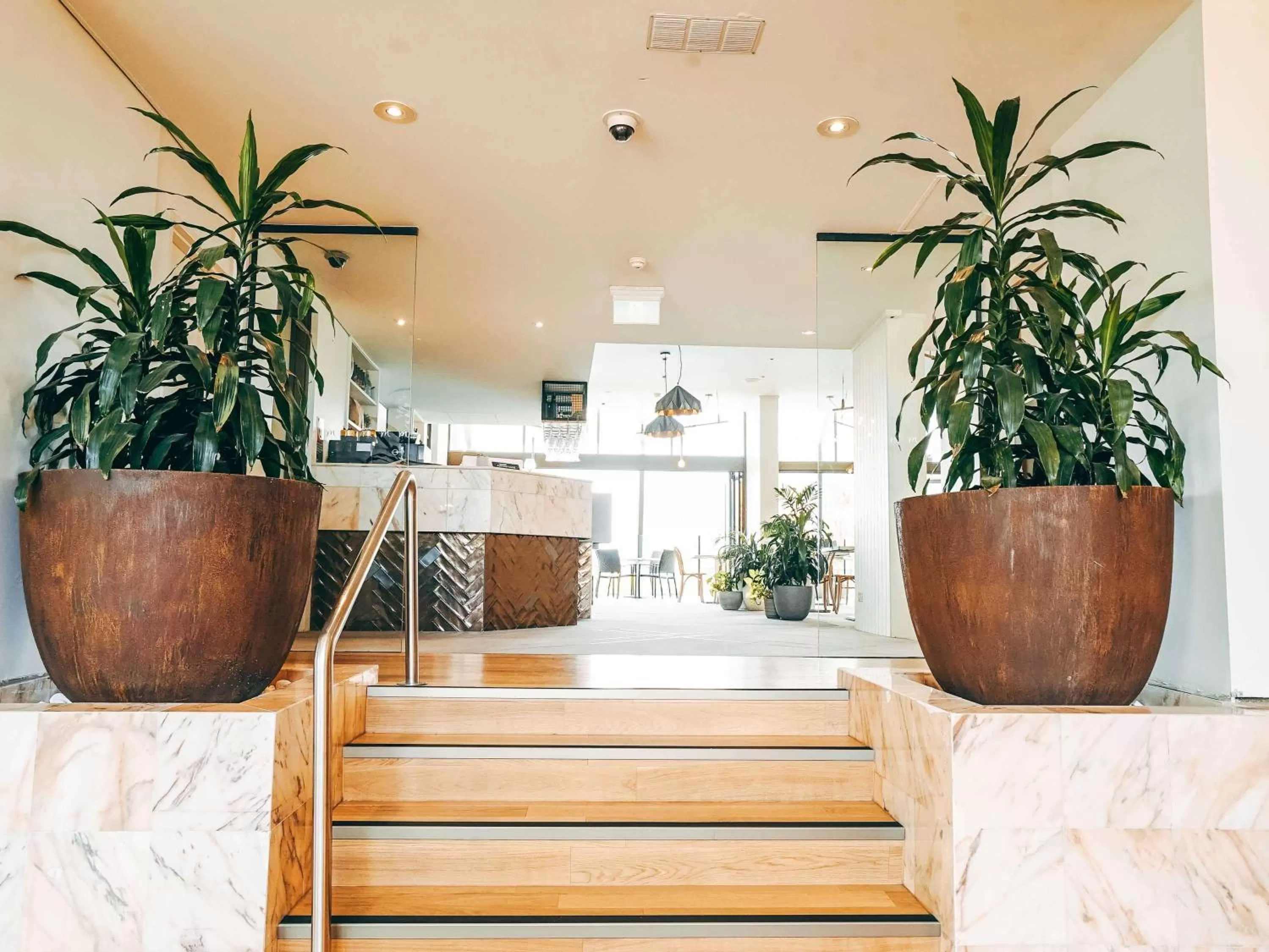 Restaurant/places to eat in Mercure Charlestown