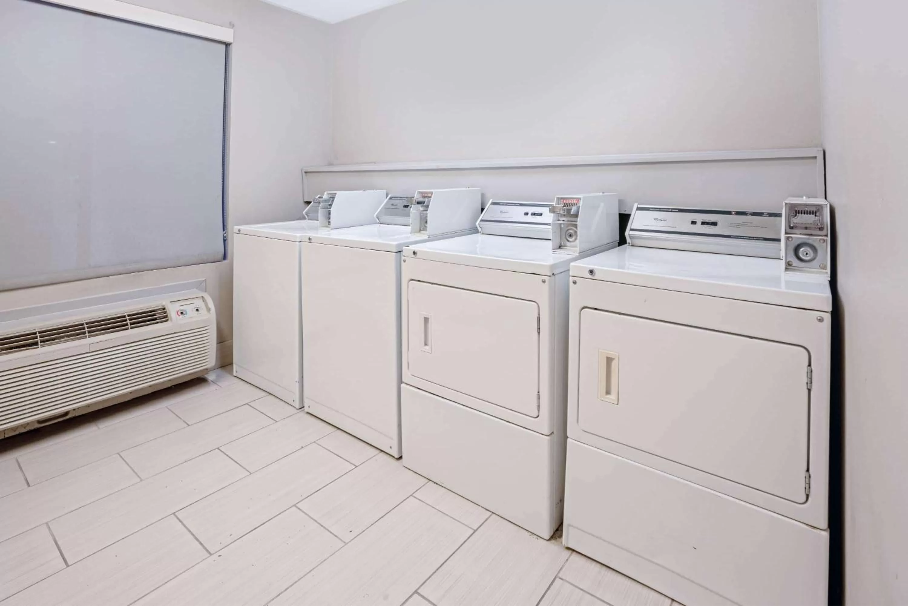 On site, Kitchen/Kitchenette in La Quinta by Wyndham Houston North-Spring