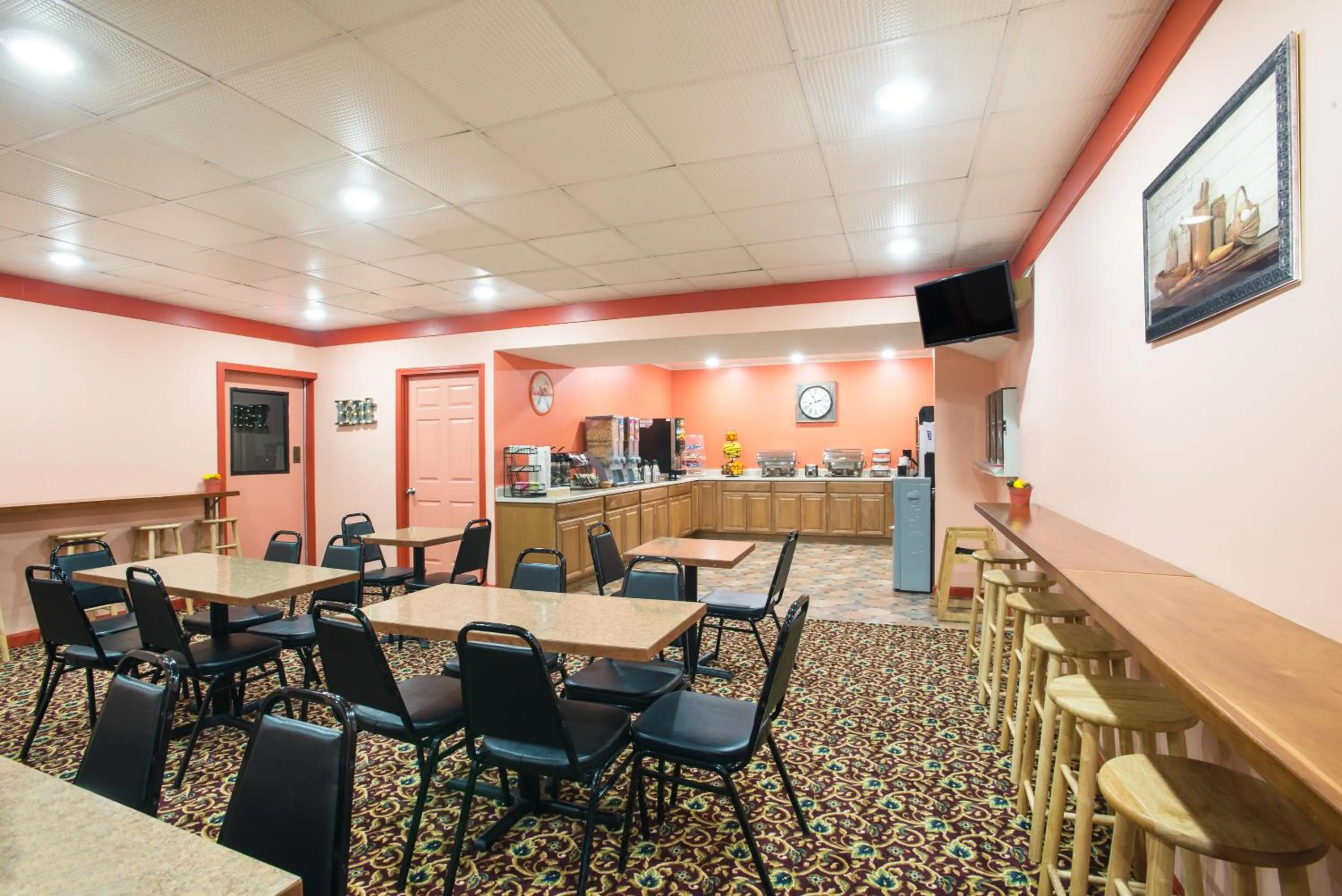 Restaurant/places to eat in Howard Johnson by Wyndham South Portland