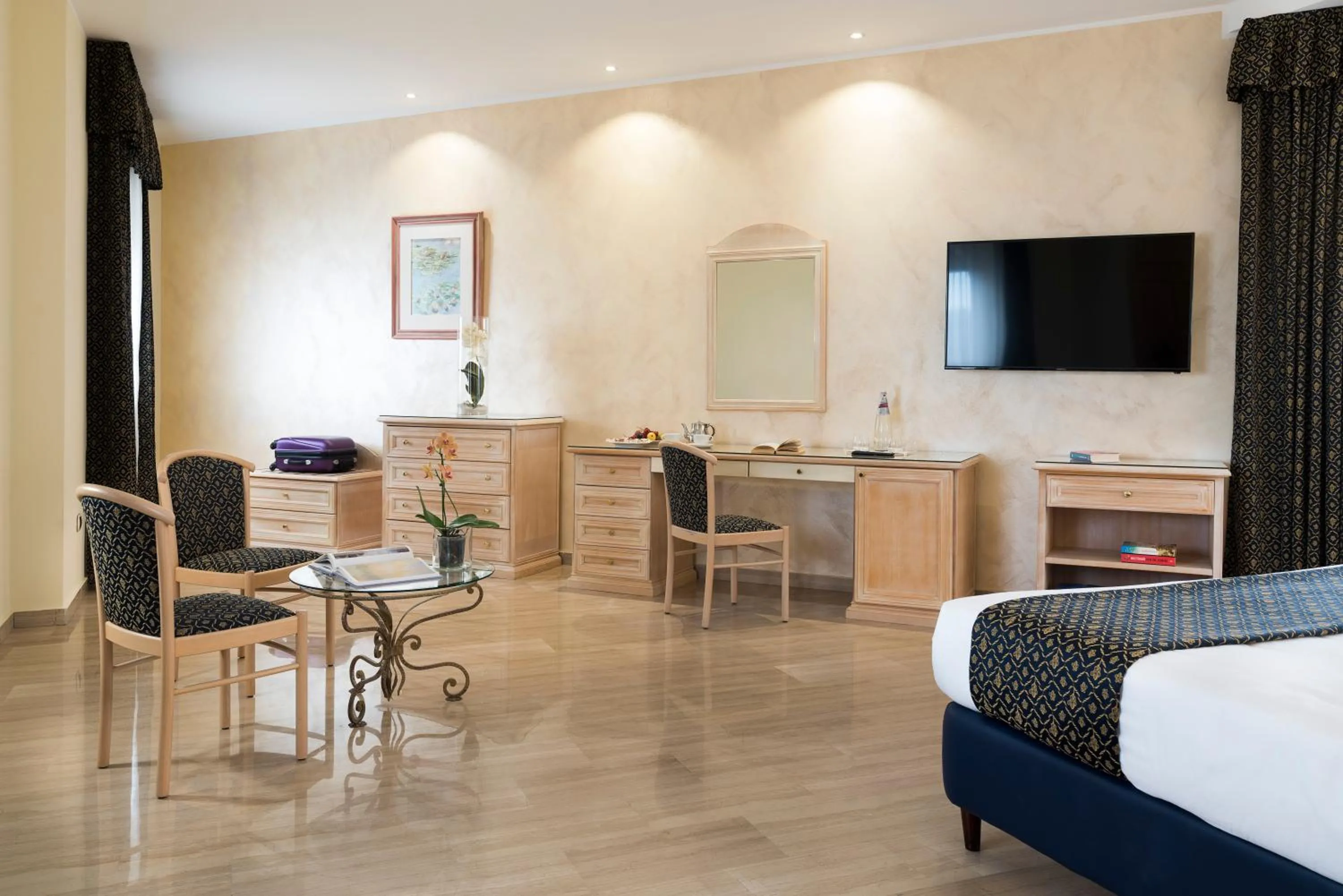 hair dresser, Bed in Sant Alphio Garden Hotel & SPA