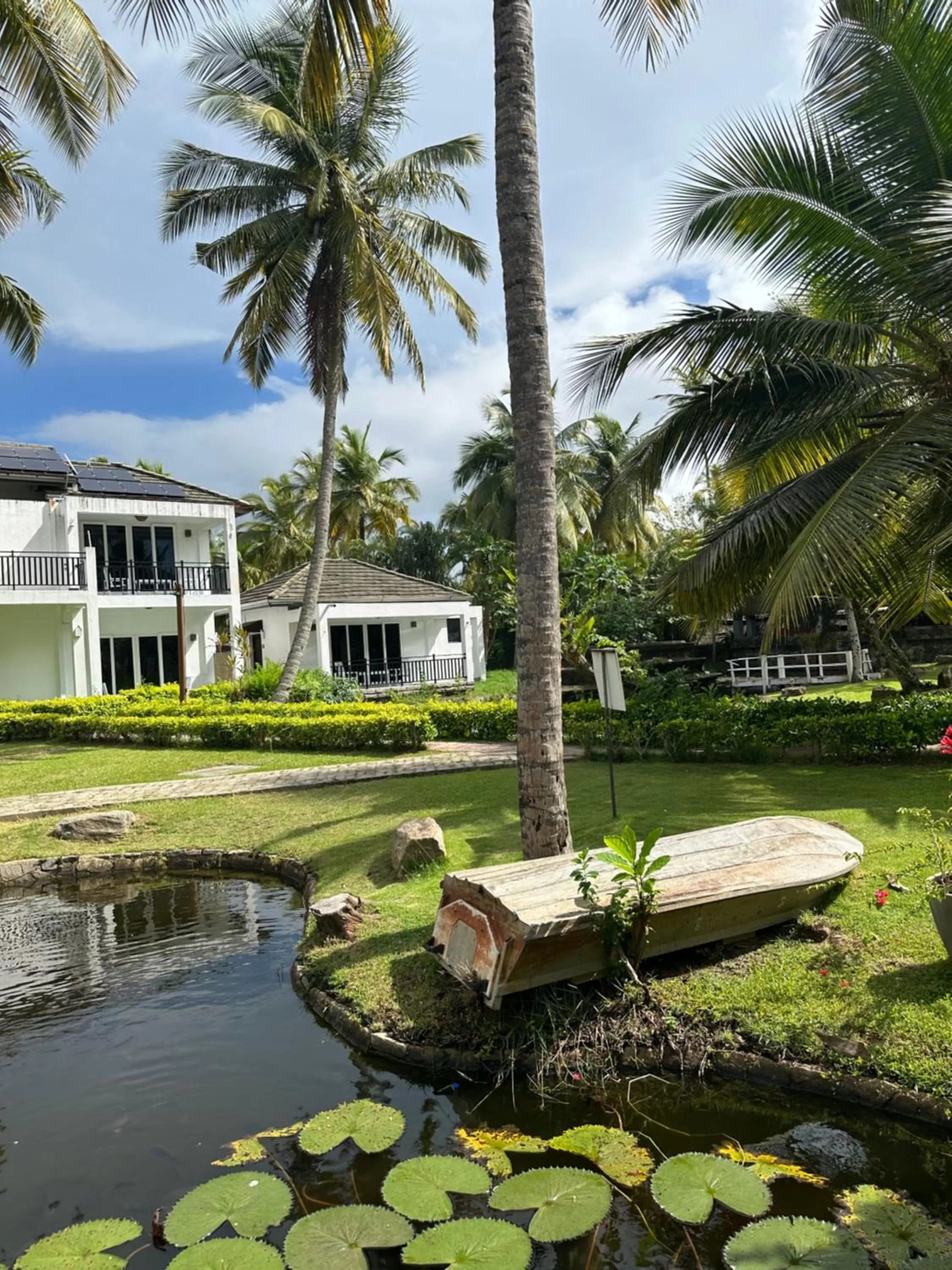 Property building in Amaluna Resorts