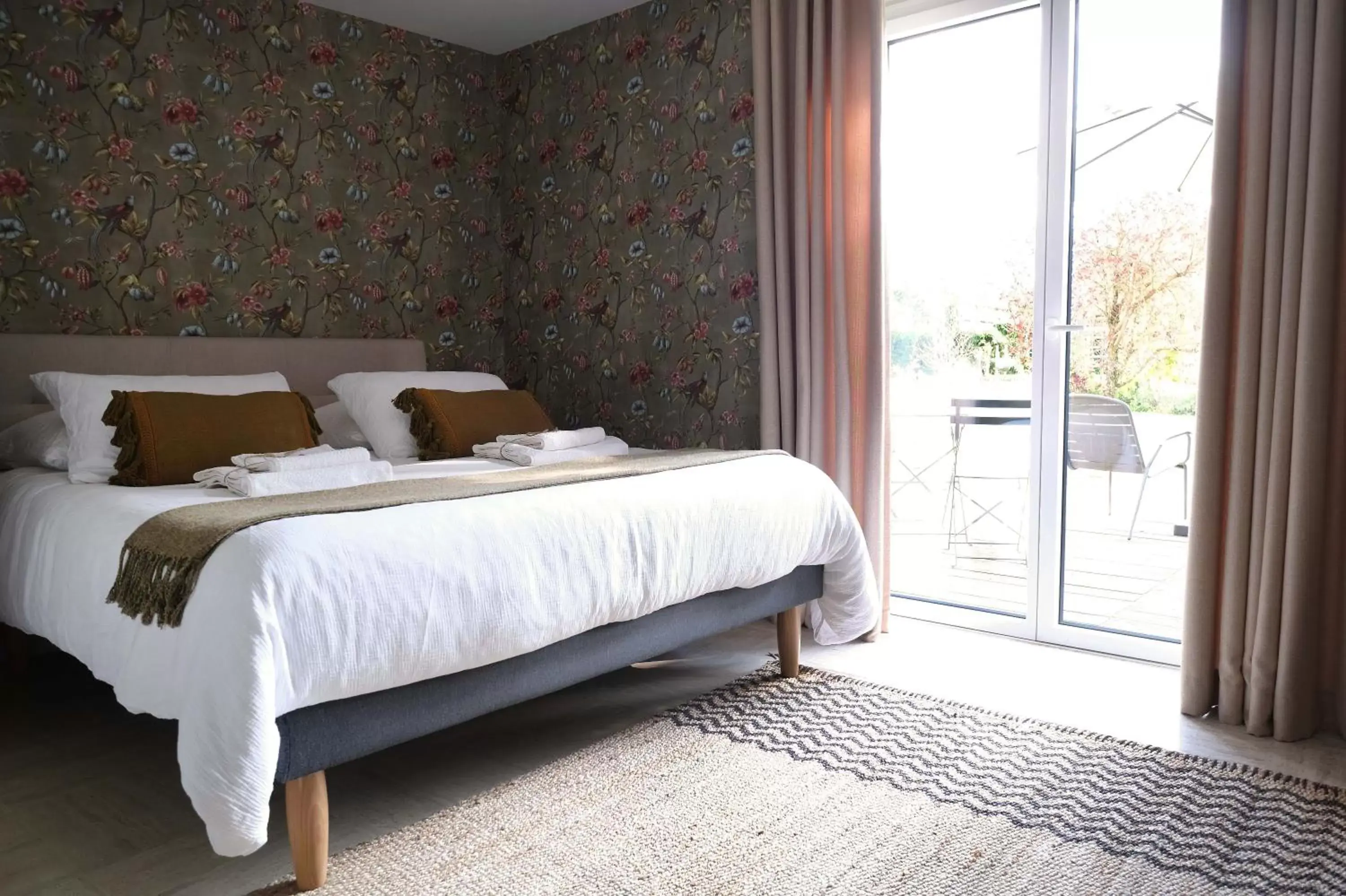 Double Room with Private Bathroom in L'Orme Blanchet Double Room with Private Bathroom in L'Orme Blanchet