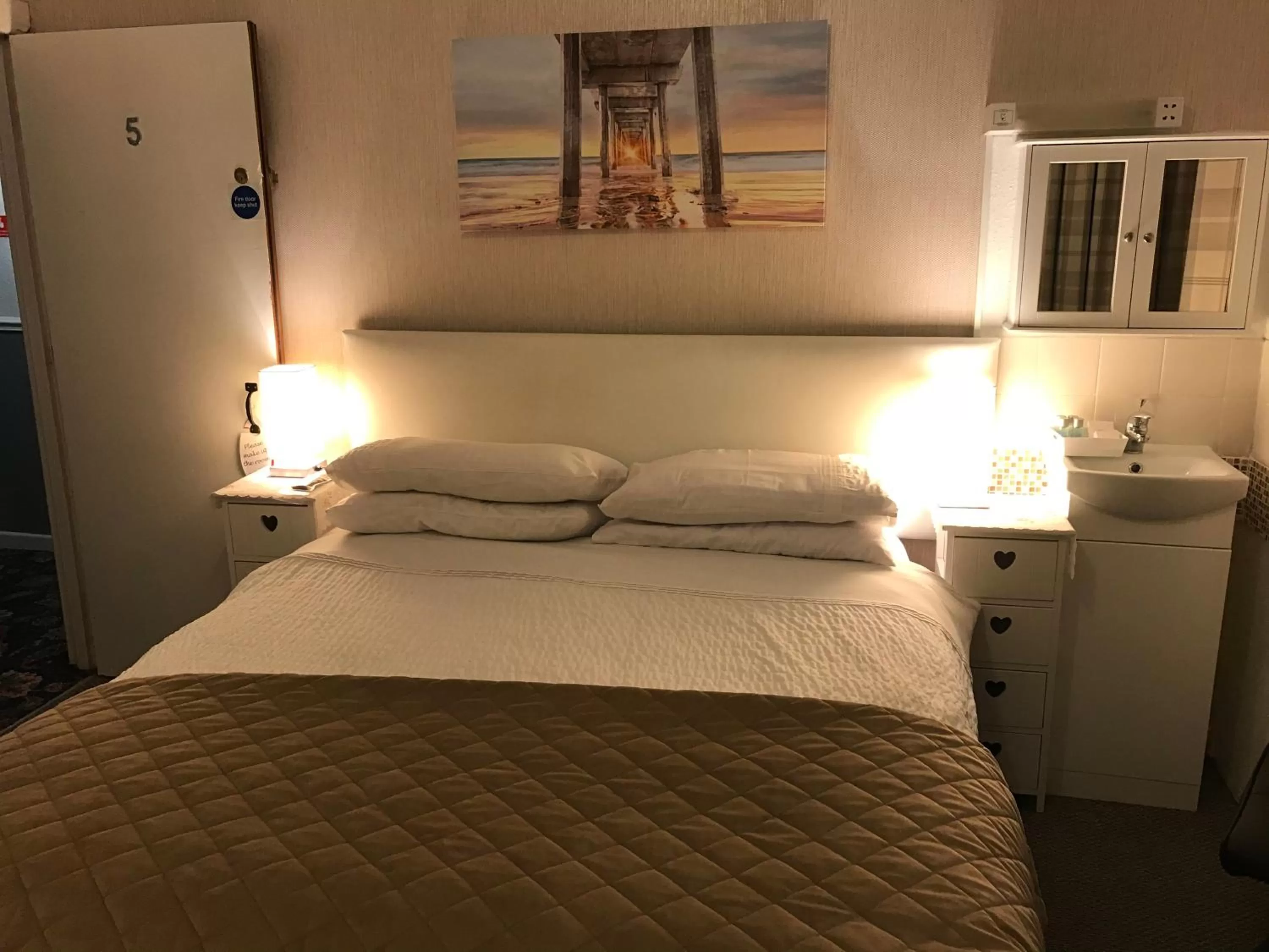 Bed in Atlantic View B&B