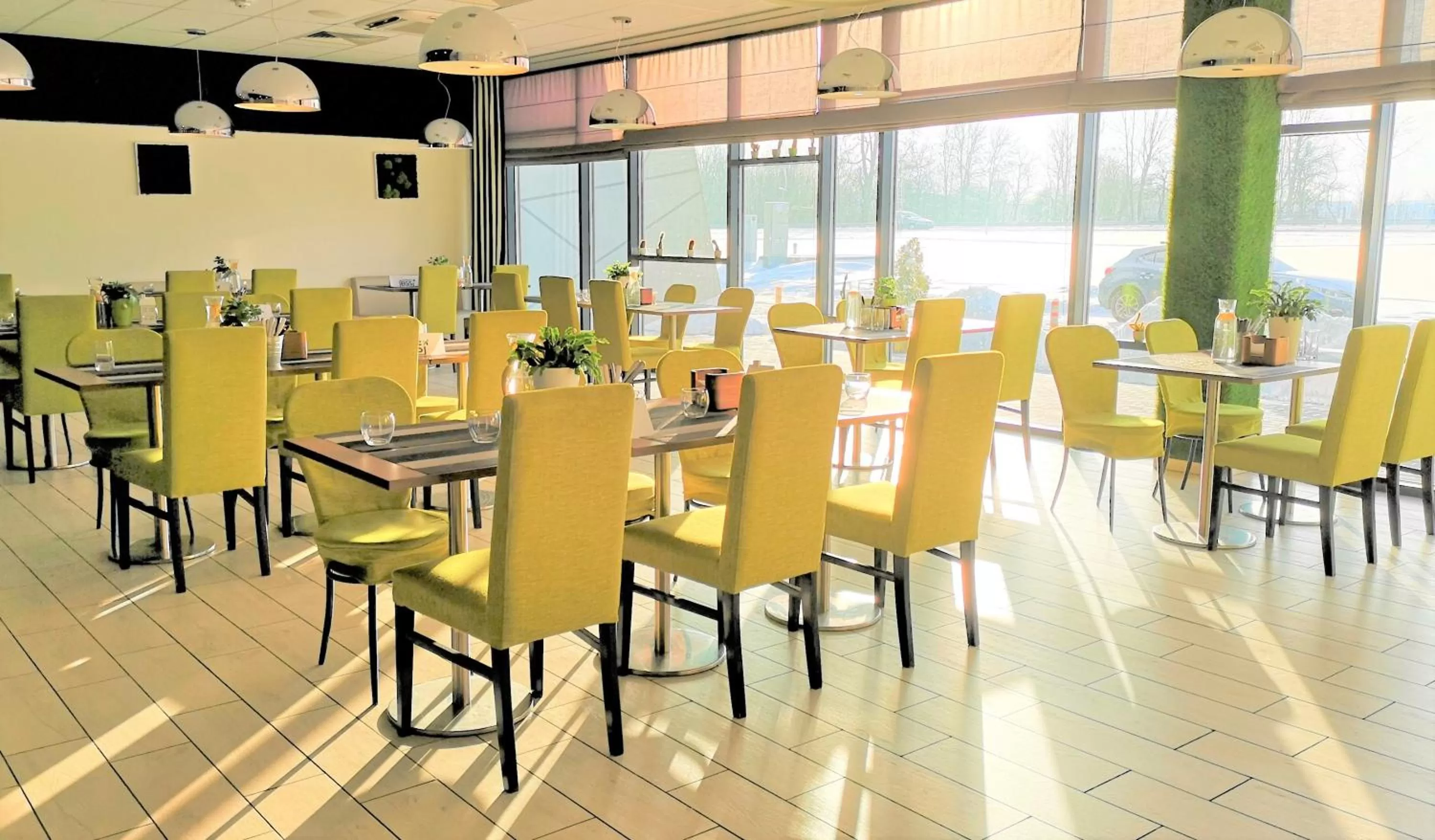 Dining area, Restaurant/Places to Eat in Ibis Styles Vilnius