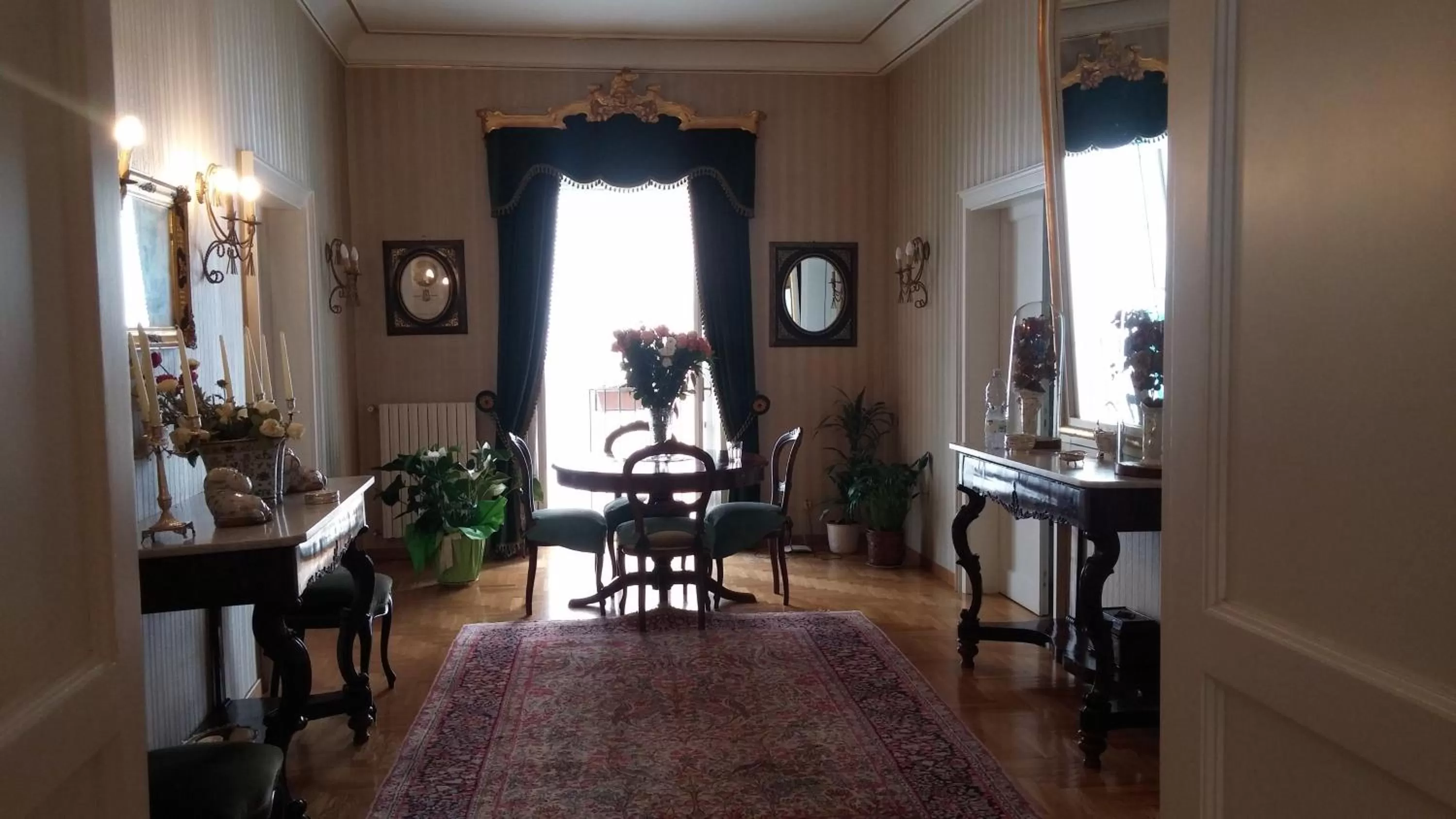 Communal lounge/ TV room, Restaurant/Places to Eat in B&B Loft Famiglia Arezzo