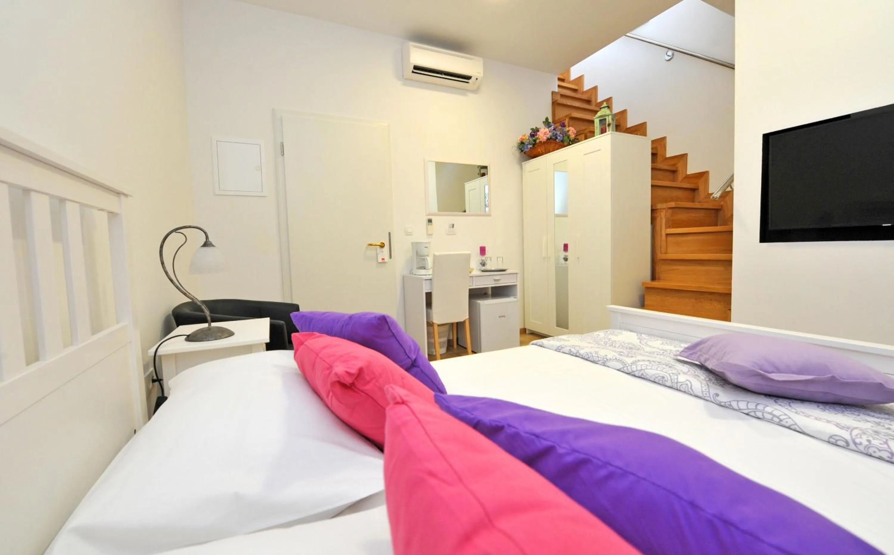 Bed in Luxury Rooms Nirvana