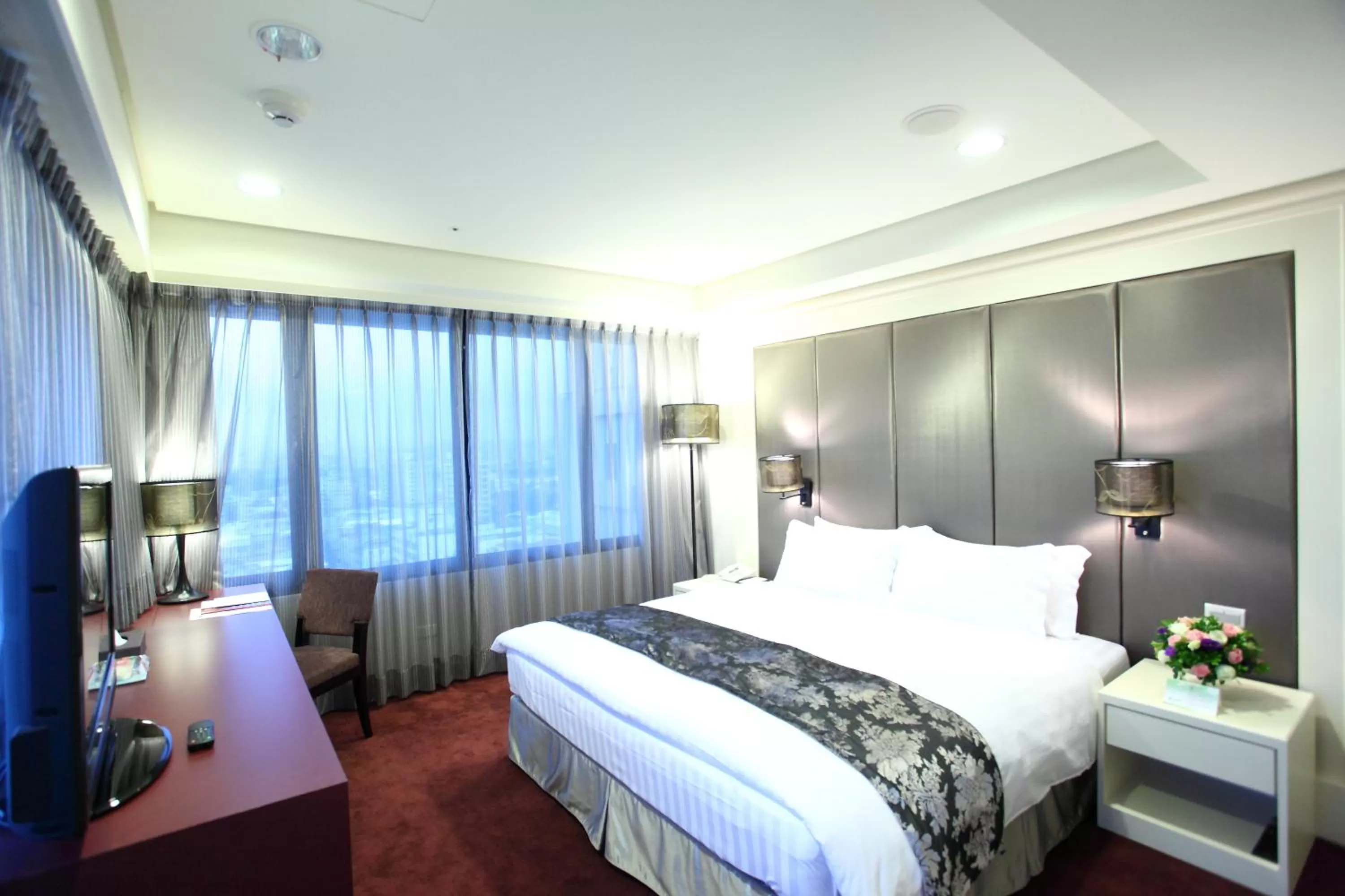 Photo of the whole room, Bed in Maison de Chine Chao Yin Building
