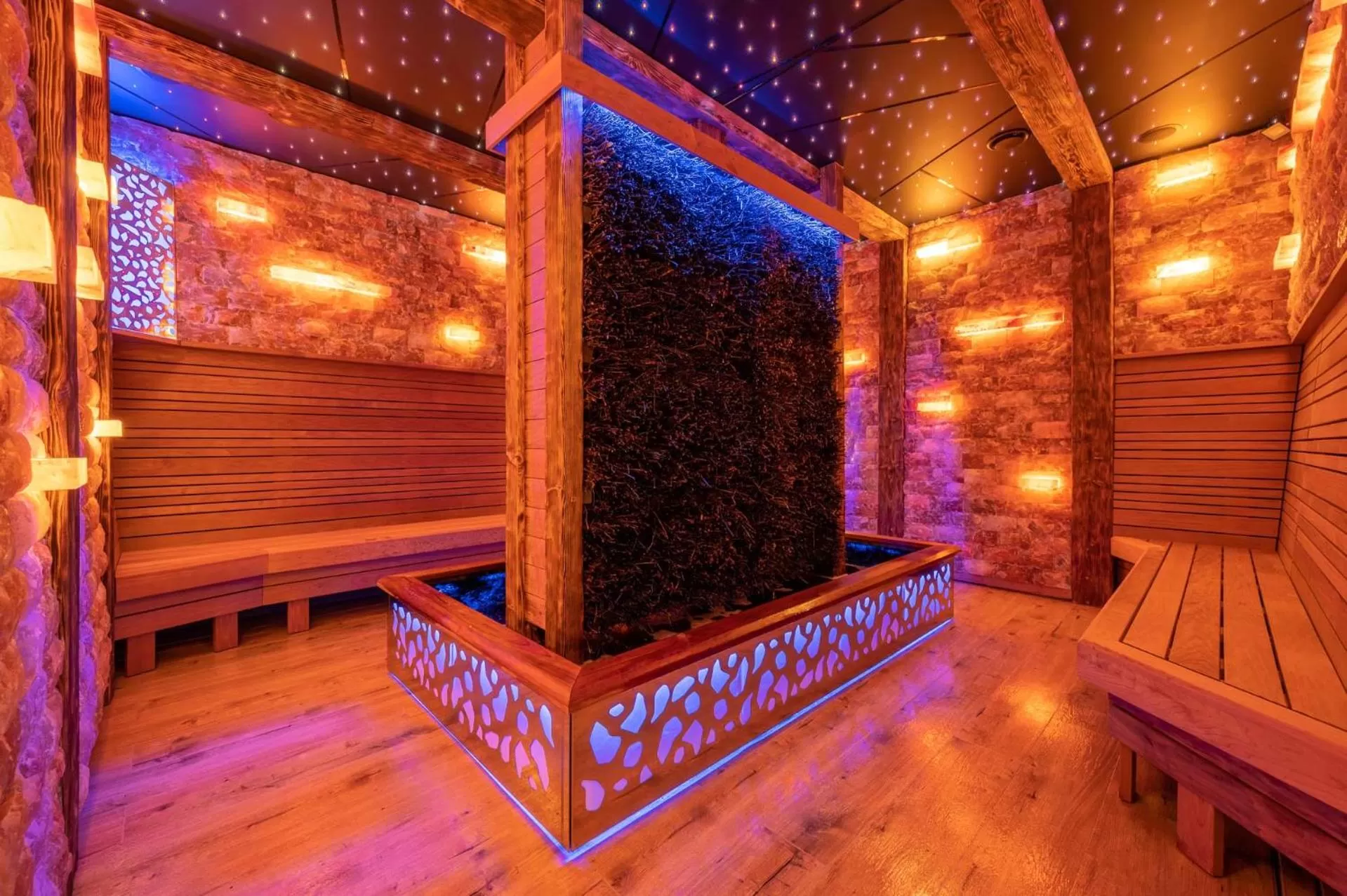 Steam room in Hotel Wellness Medical Spa Unitral