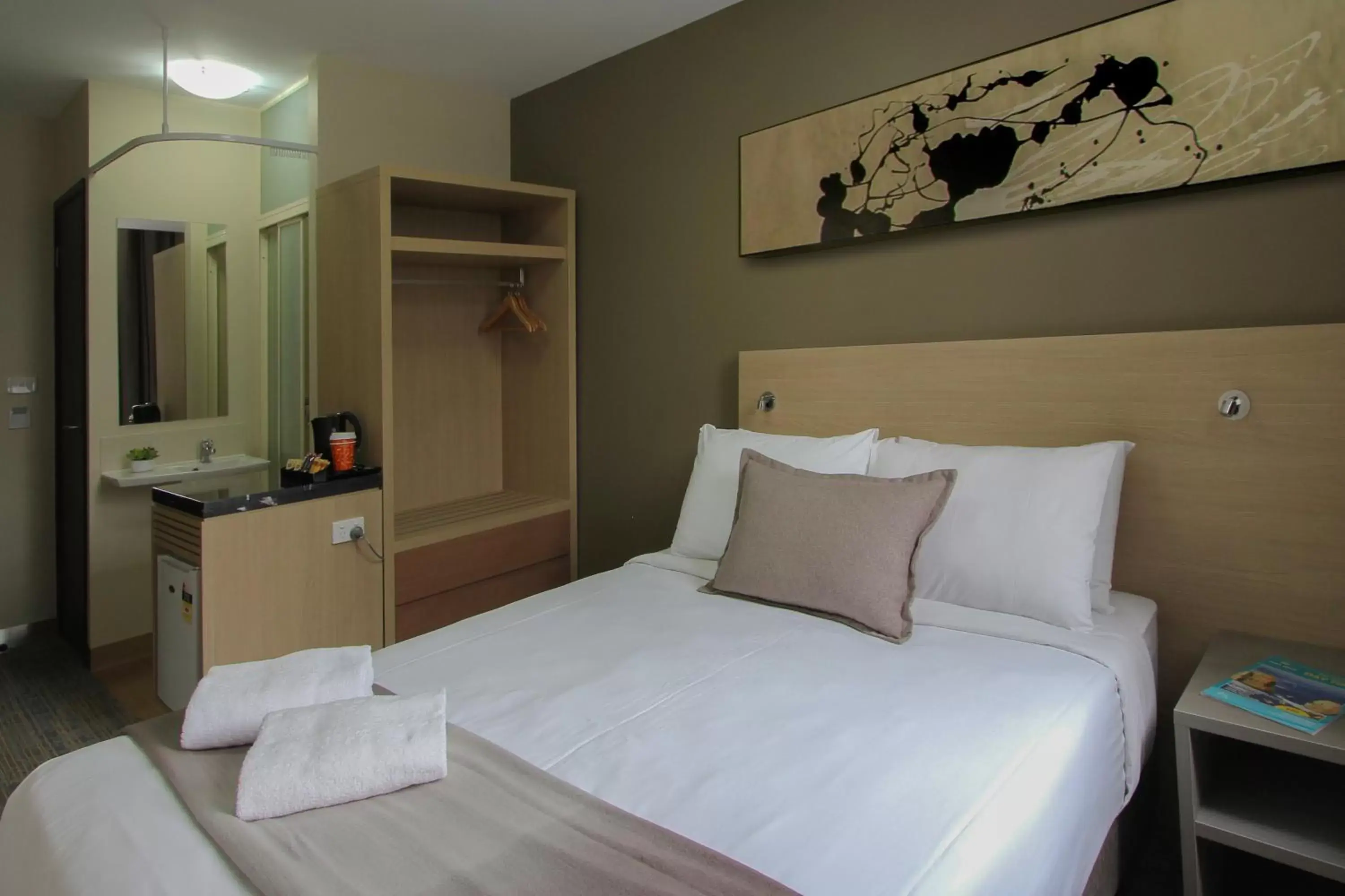 Standard Queen Room in ibis Budget - Melbourne CBD Standard Queen Room in ibis Budget - Melbourne CBD
