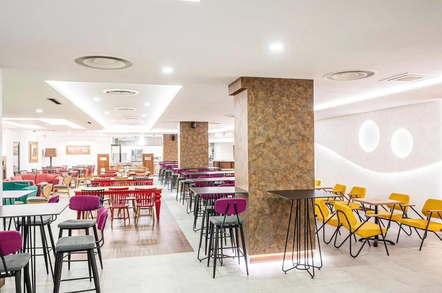 Coffee/tea facilities in Hotel Holiday