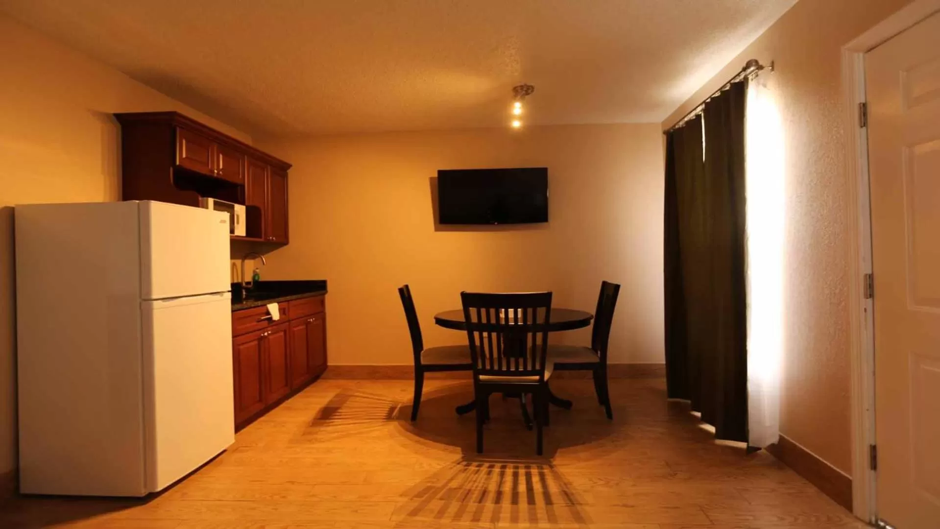 Dining area in Inn on the Gulf