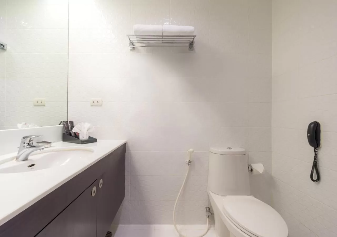 Bathroom in FuramaXclusive Asoke, Bangkok