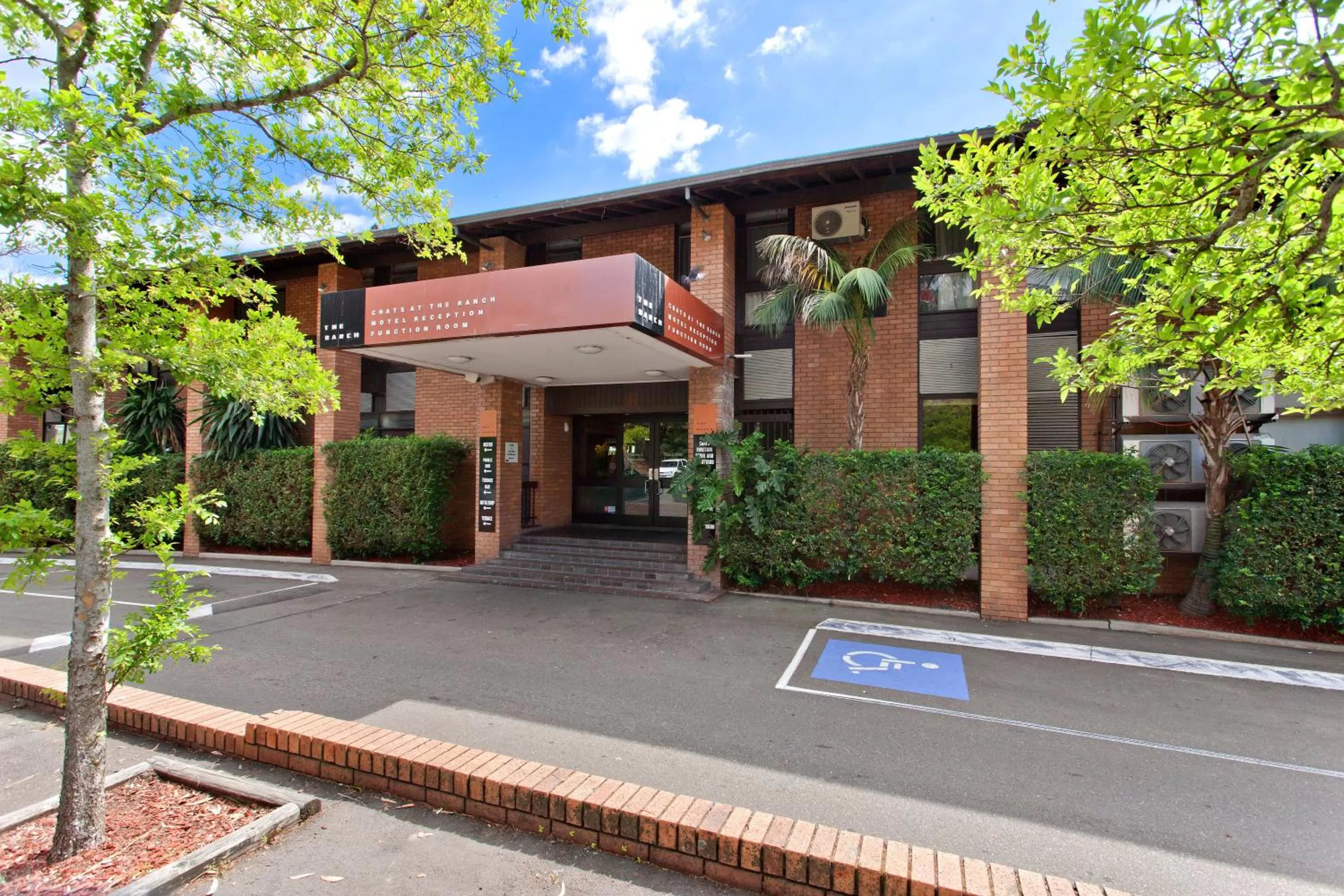 Facade/entrance in Nightcap at the Ranch Hotel
