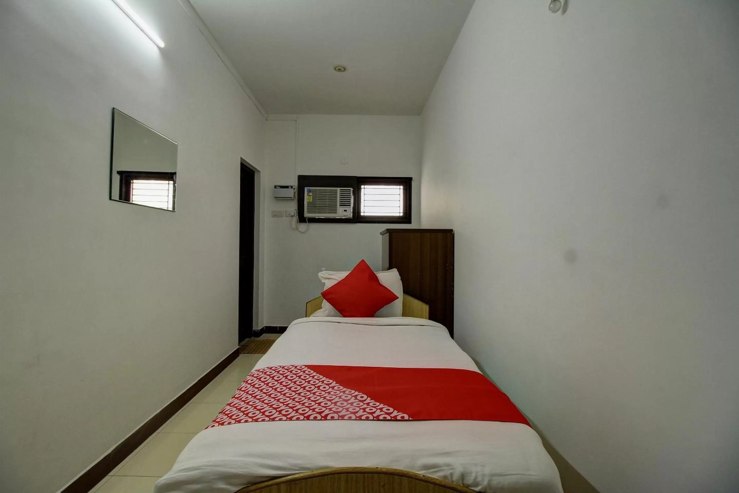 Bed in Lake View Hotel