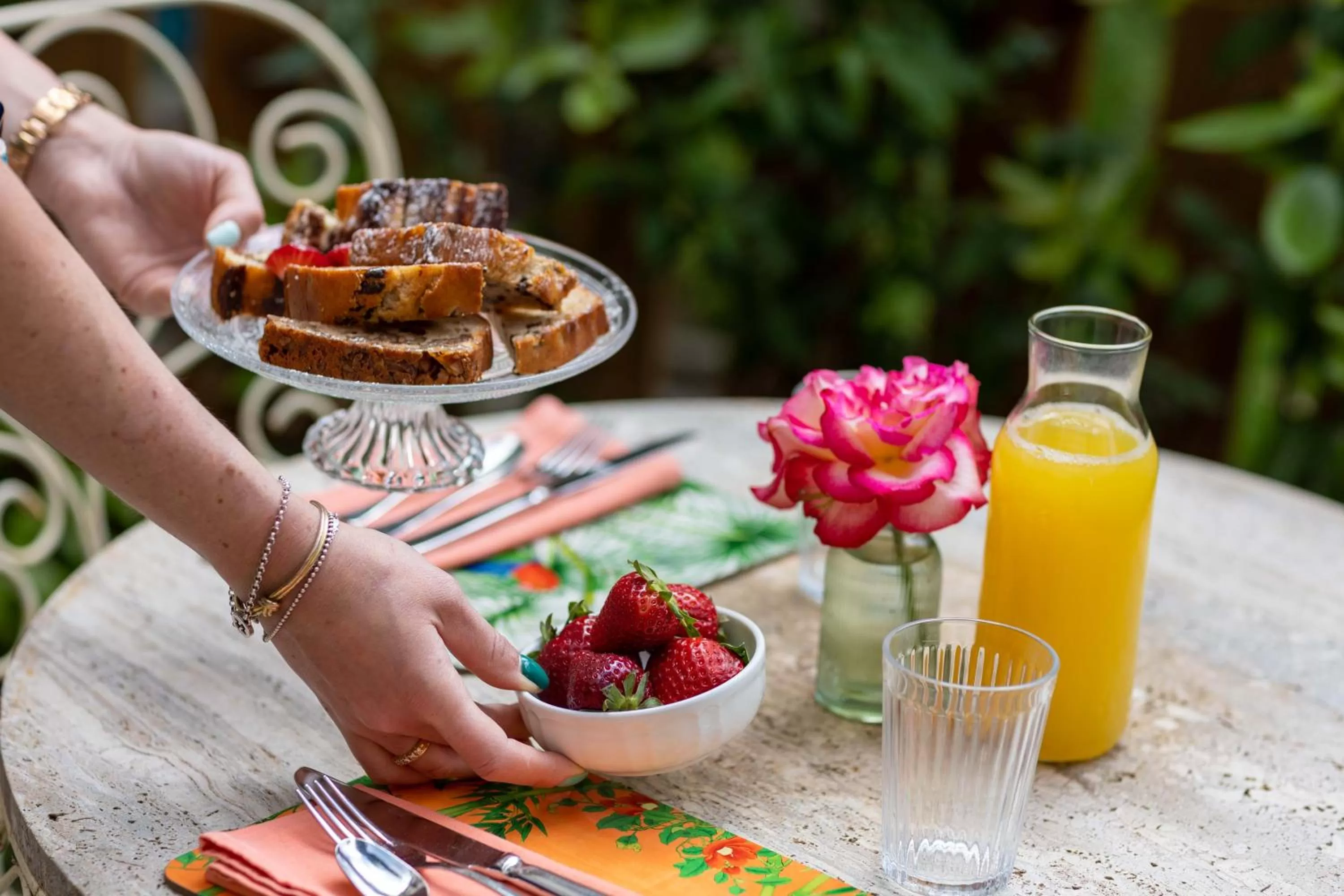Breakfast in Secret Garden Firenze B&B
