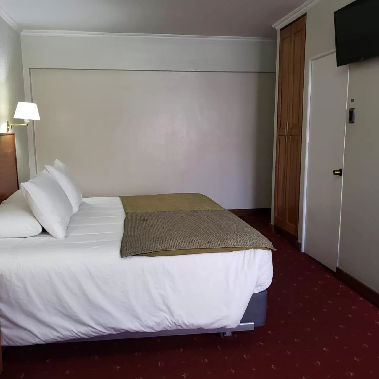 Photo of the whole room, Bed in Hotel Gavina Express