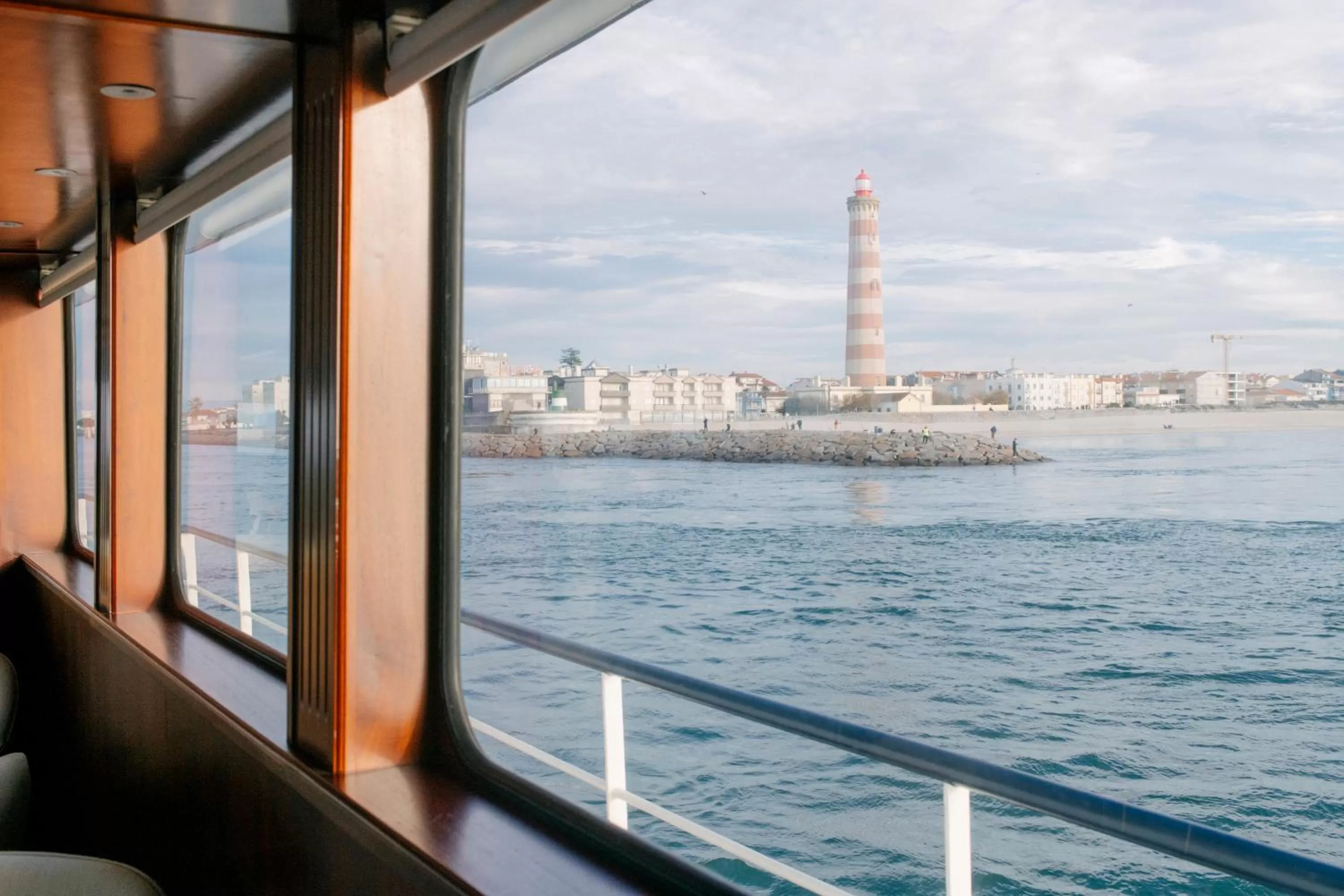 Restaurant/places to eat in Costa do Sal Hotel Boat Lounge