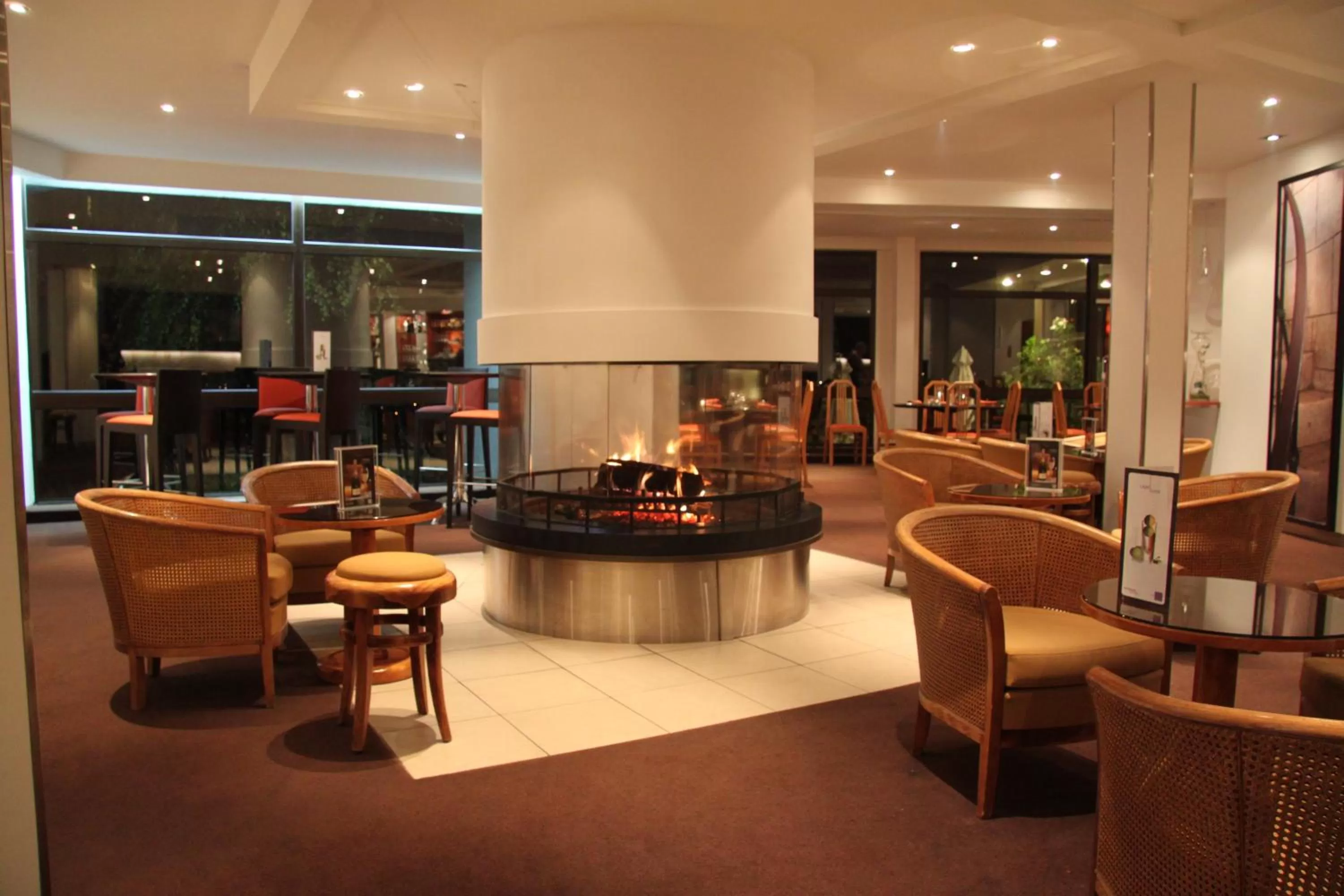 Lounge or bar in Novotel Amboise