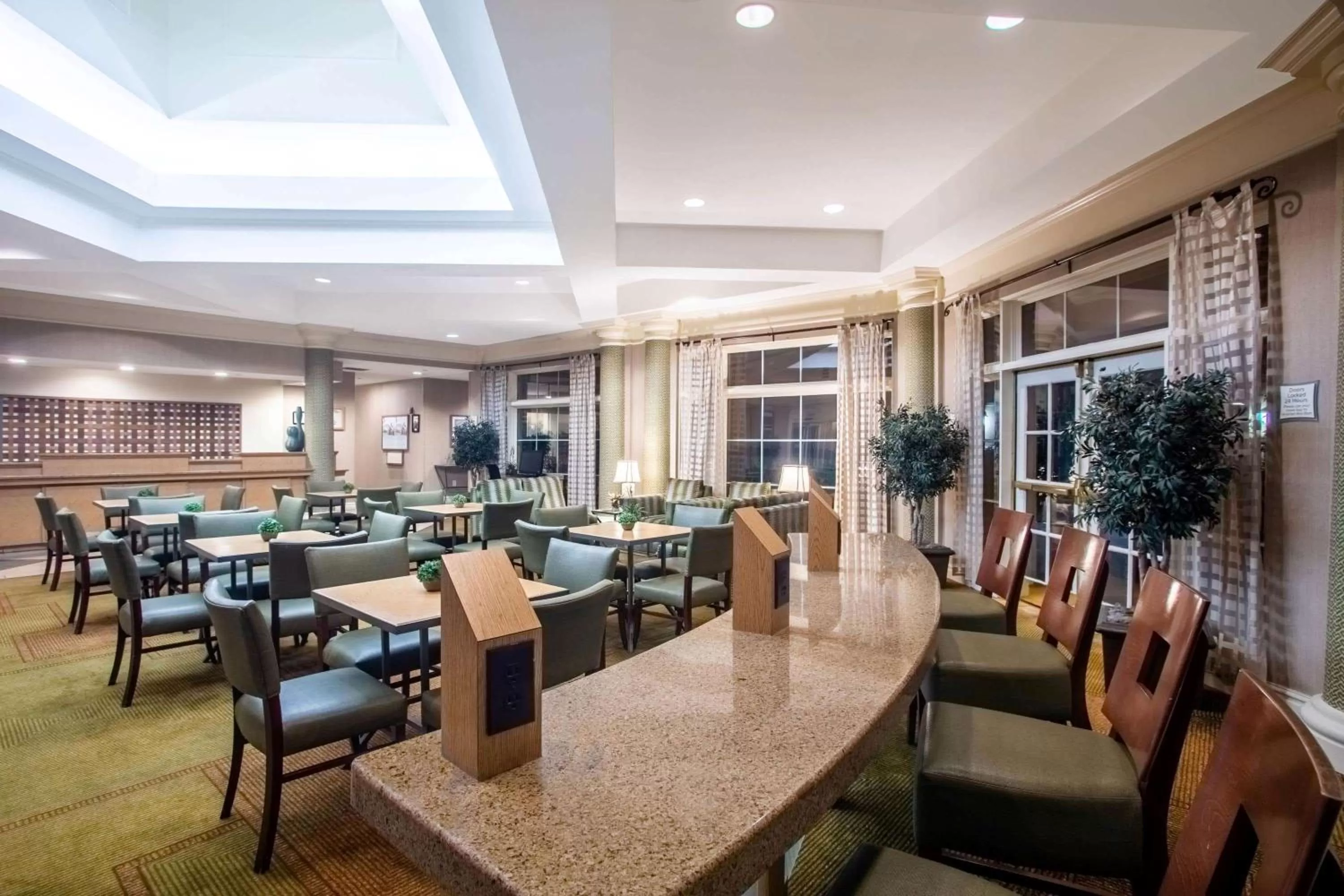 Lobby or reception in La Quinta by Wyndham Charlotte Airport South