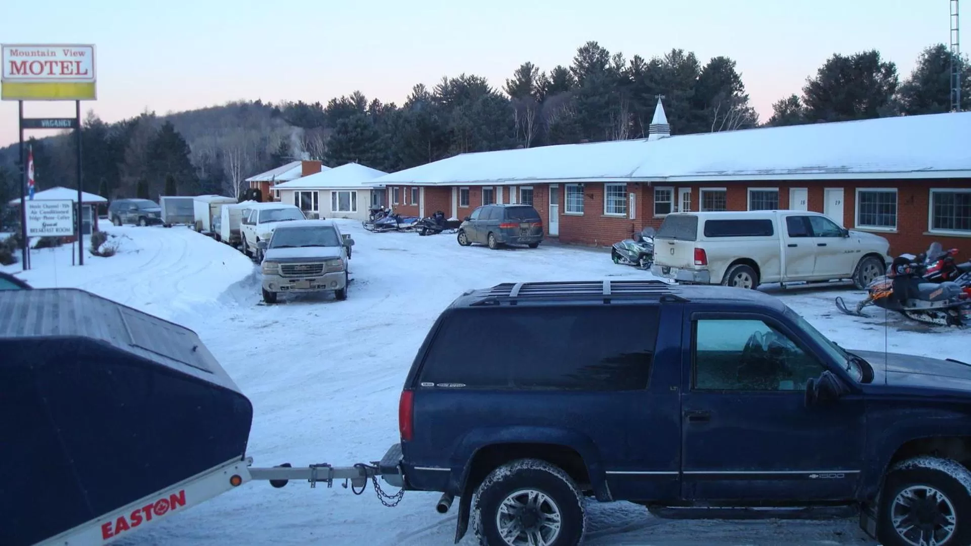 Facade/entrance in Mountain View Motel