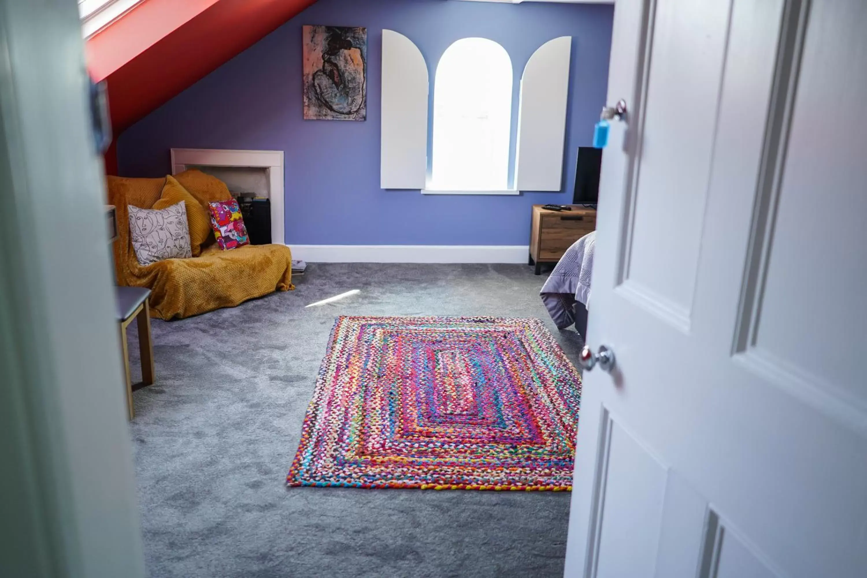 Family Room with Shared Bathroom in The Art Bank Family Room with Shared Bathroom in The Art Bank