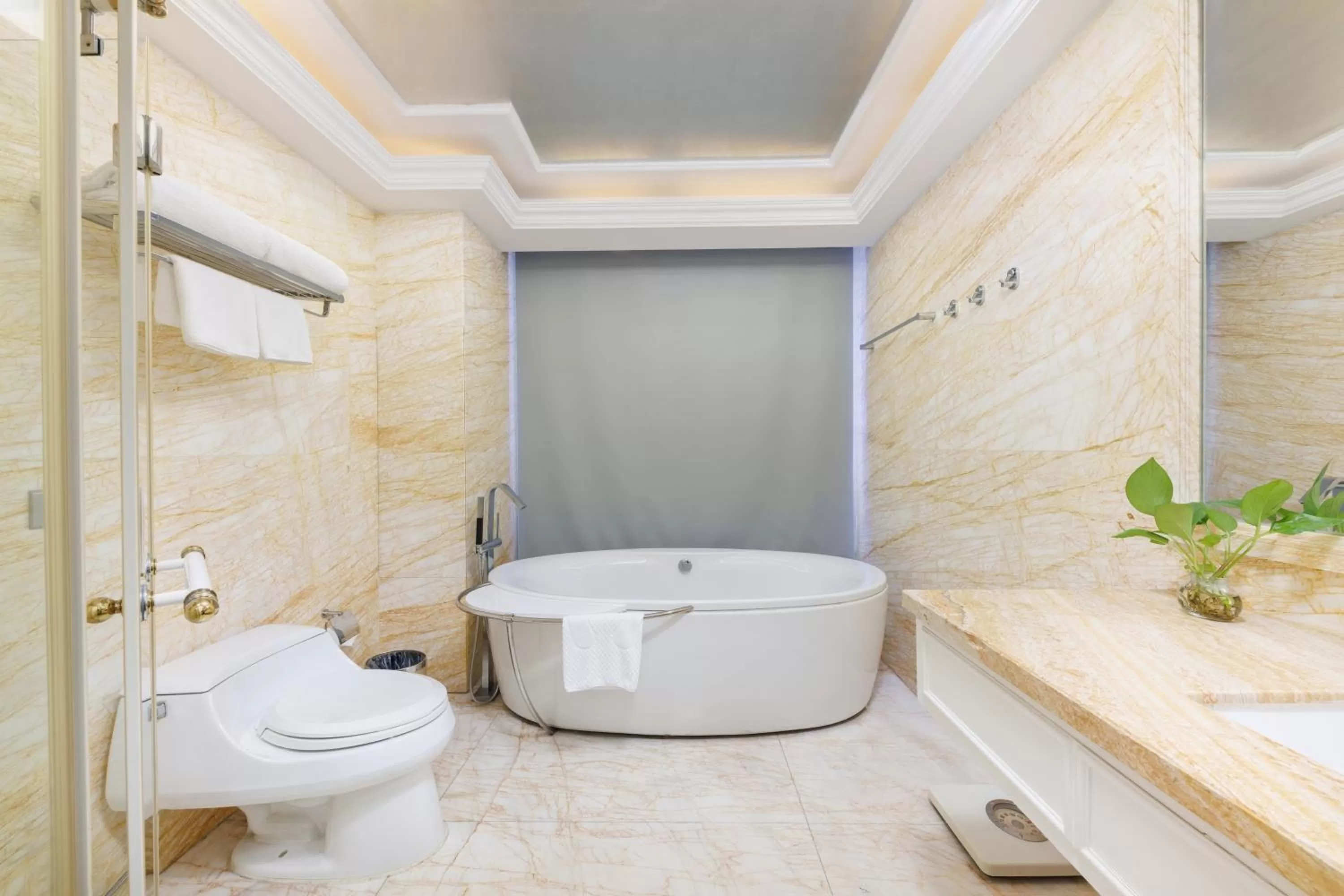 Bathroom in Sunflower Hotel &Residence, Futian Port Branch