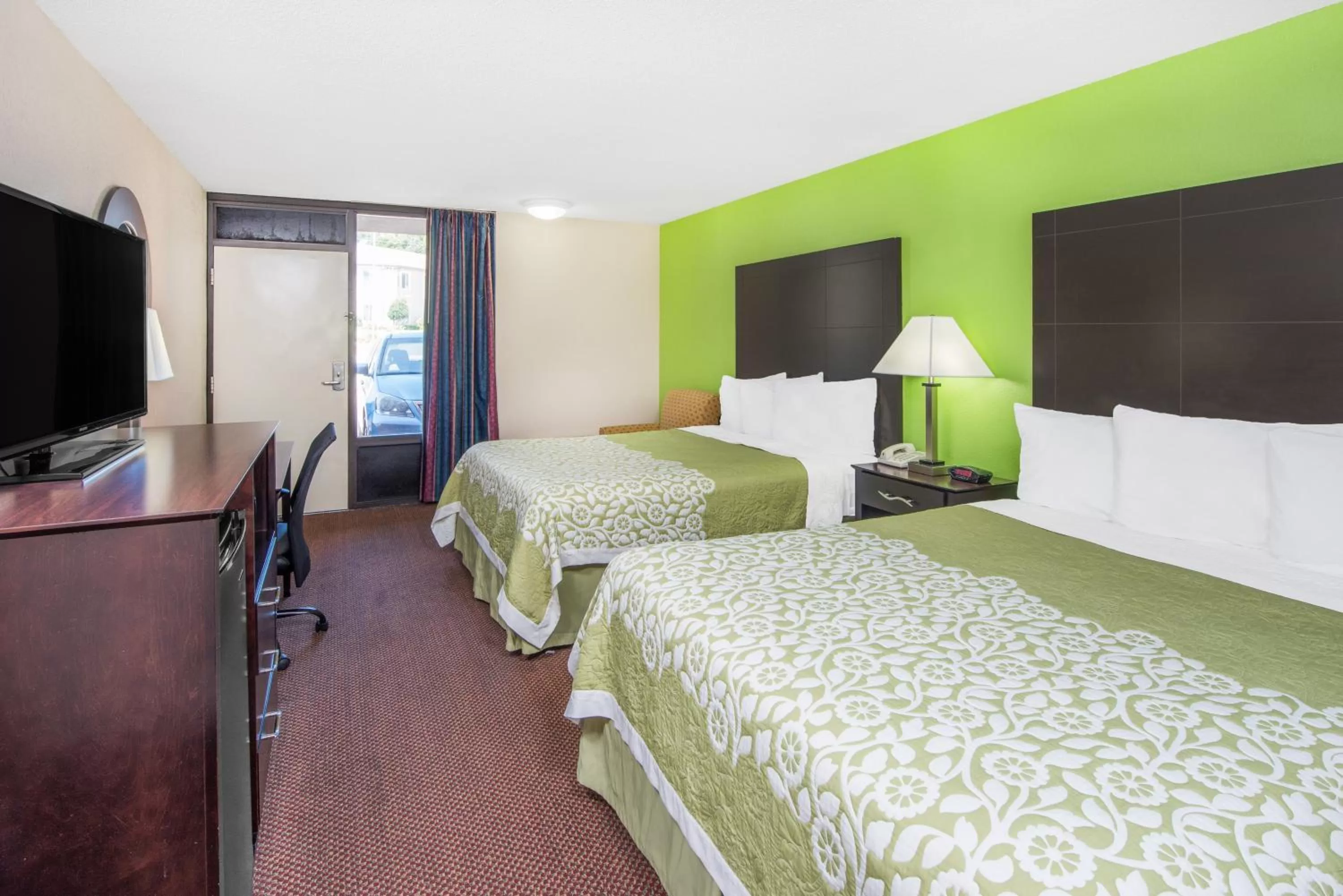 Photo of the whole room, Bed in Days Inn by Wyndham Calvert City - Paducah East