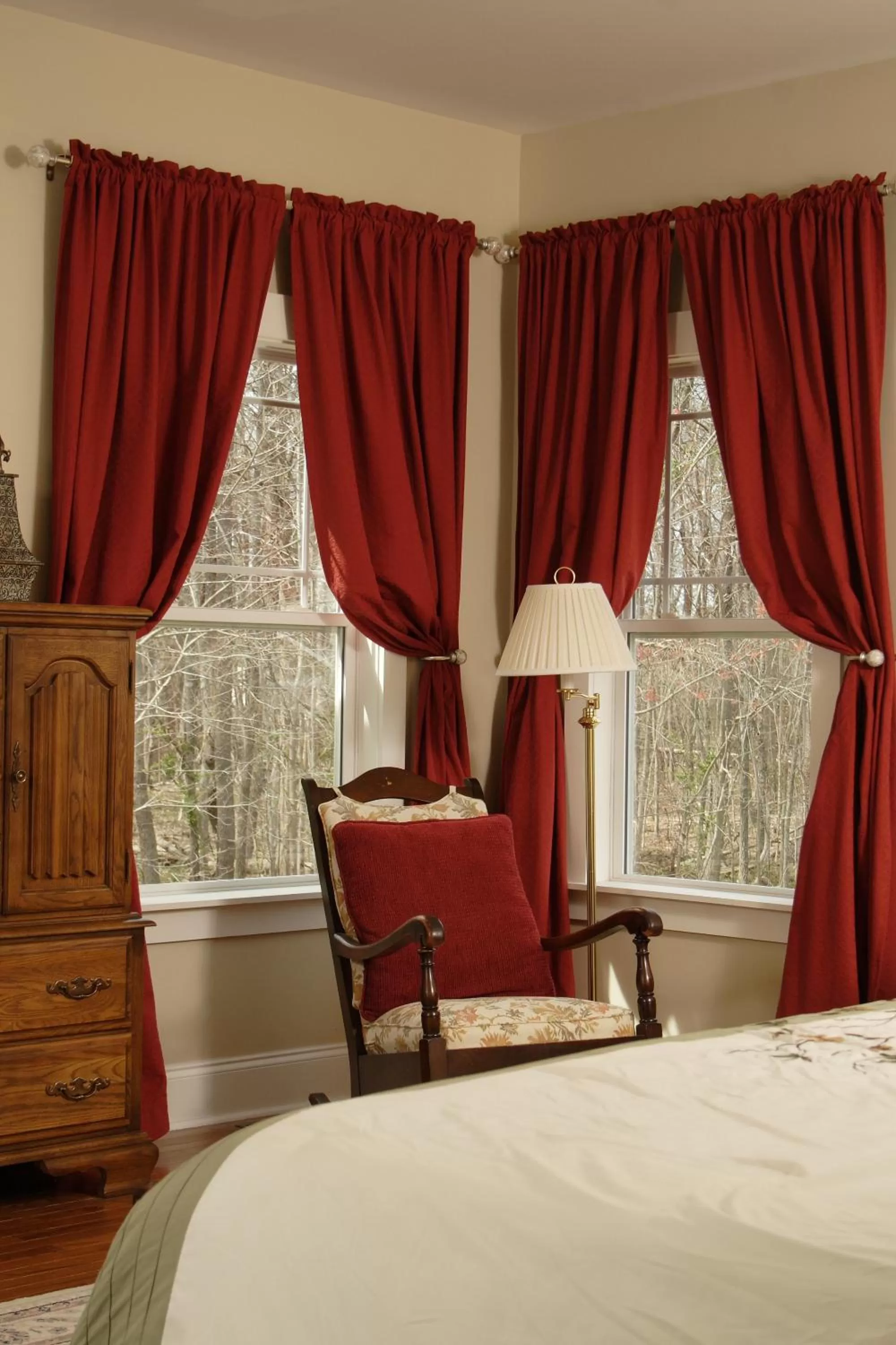 Bedroom, Bed in Seven Oaks Bed & Breakfast