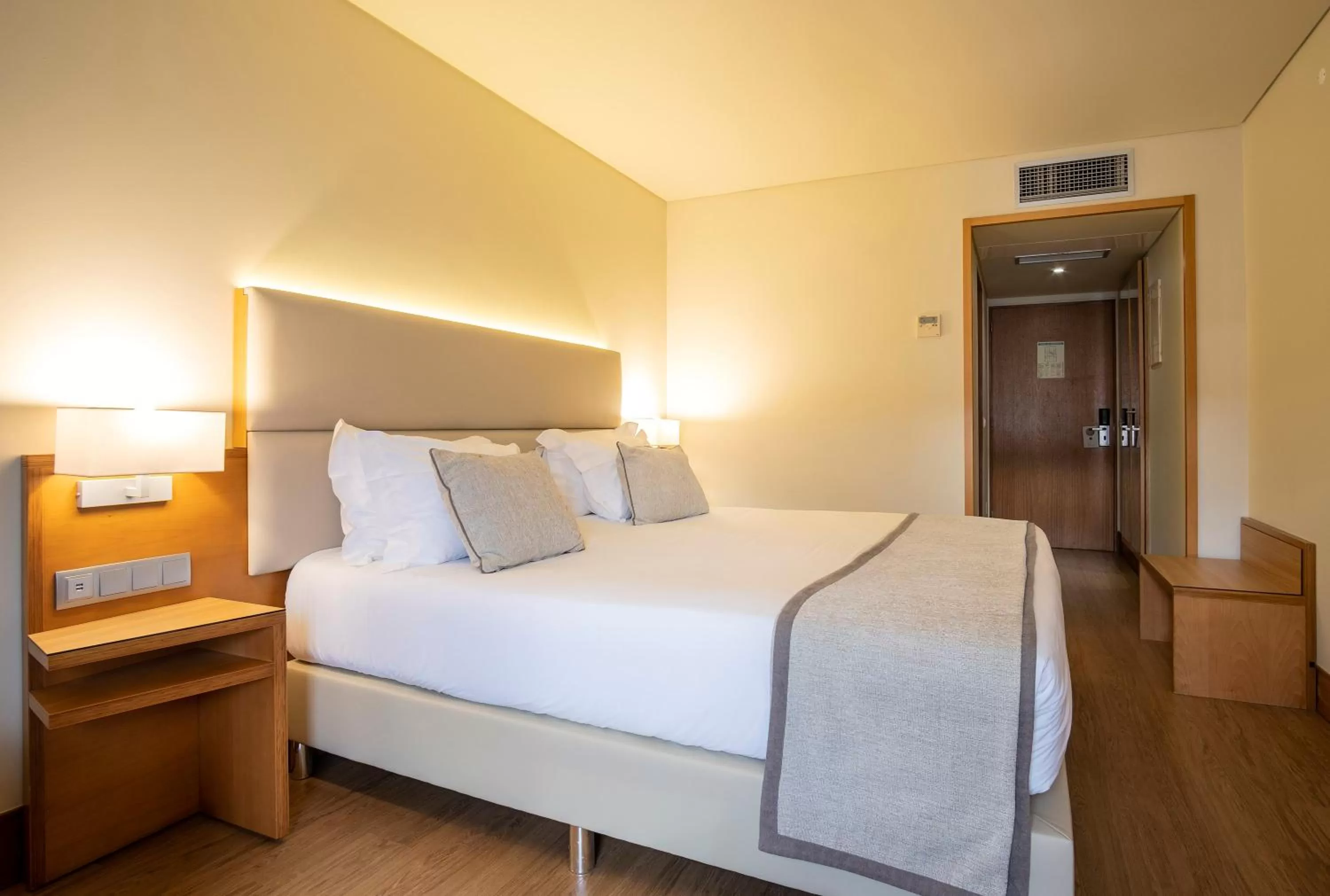 Photo of the whole room, Bed in The Azoriani Boutique, Ascend Hotel Collection