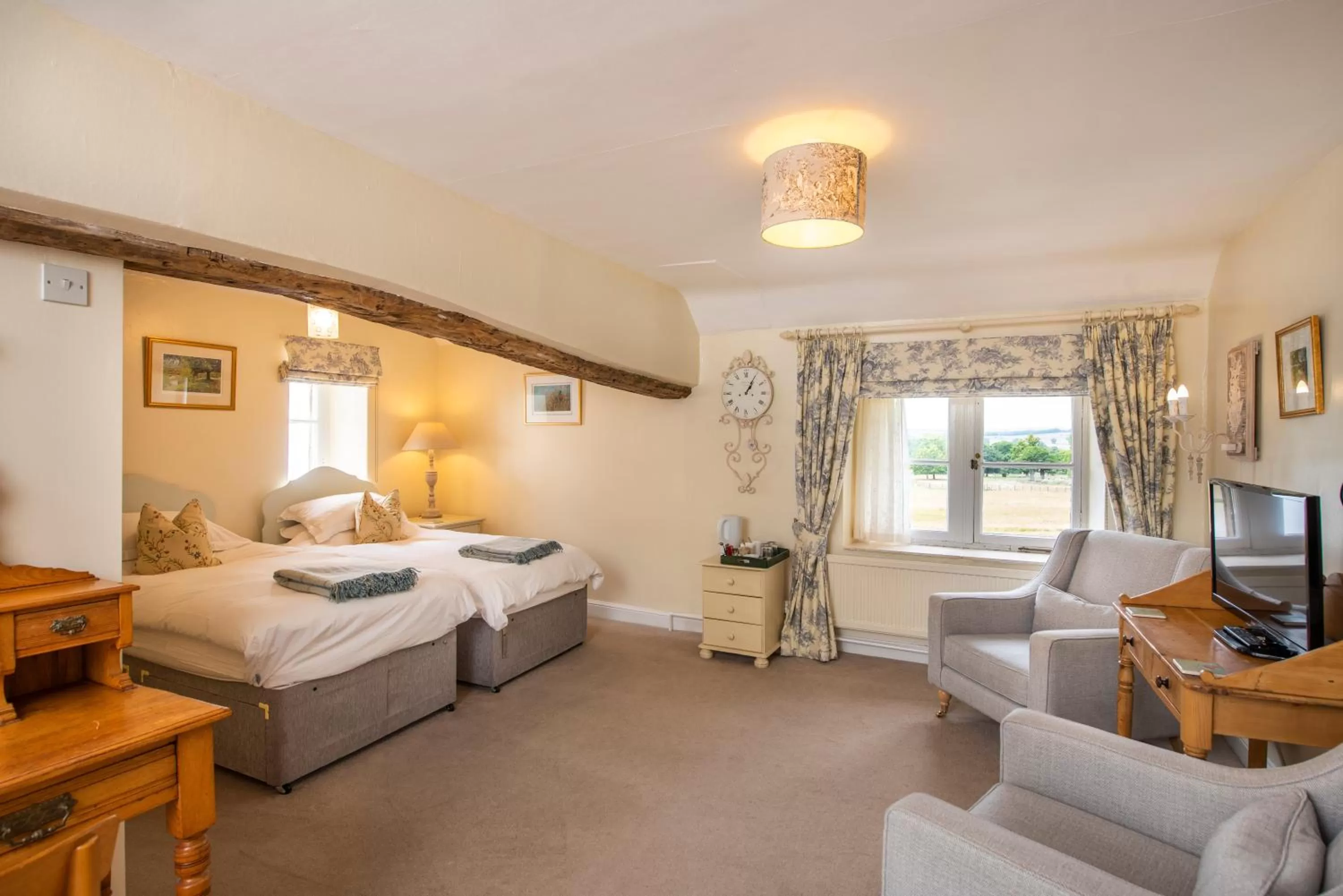 Bed in Heathy Lea Bed And Breakfast