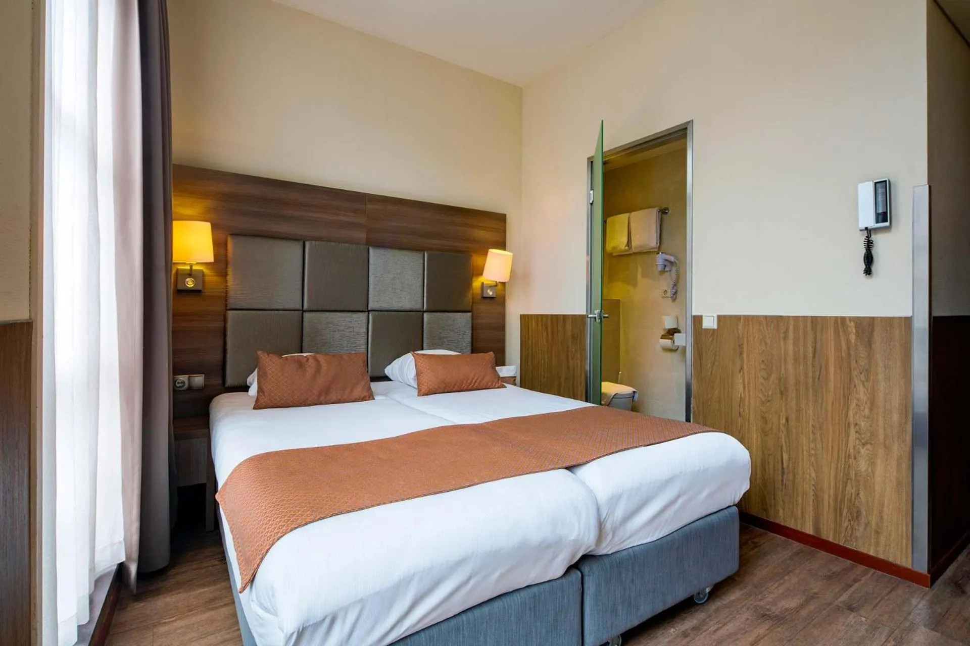 Bed in OZO Hotels Cordial Amsterdam