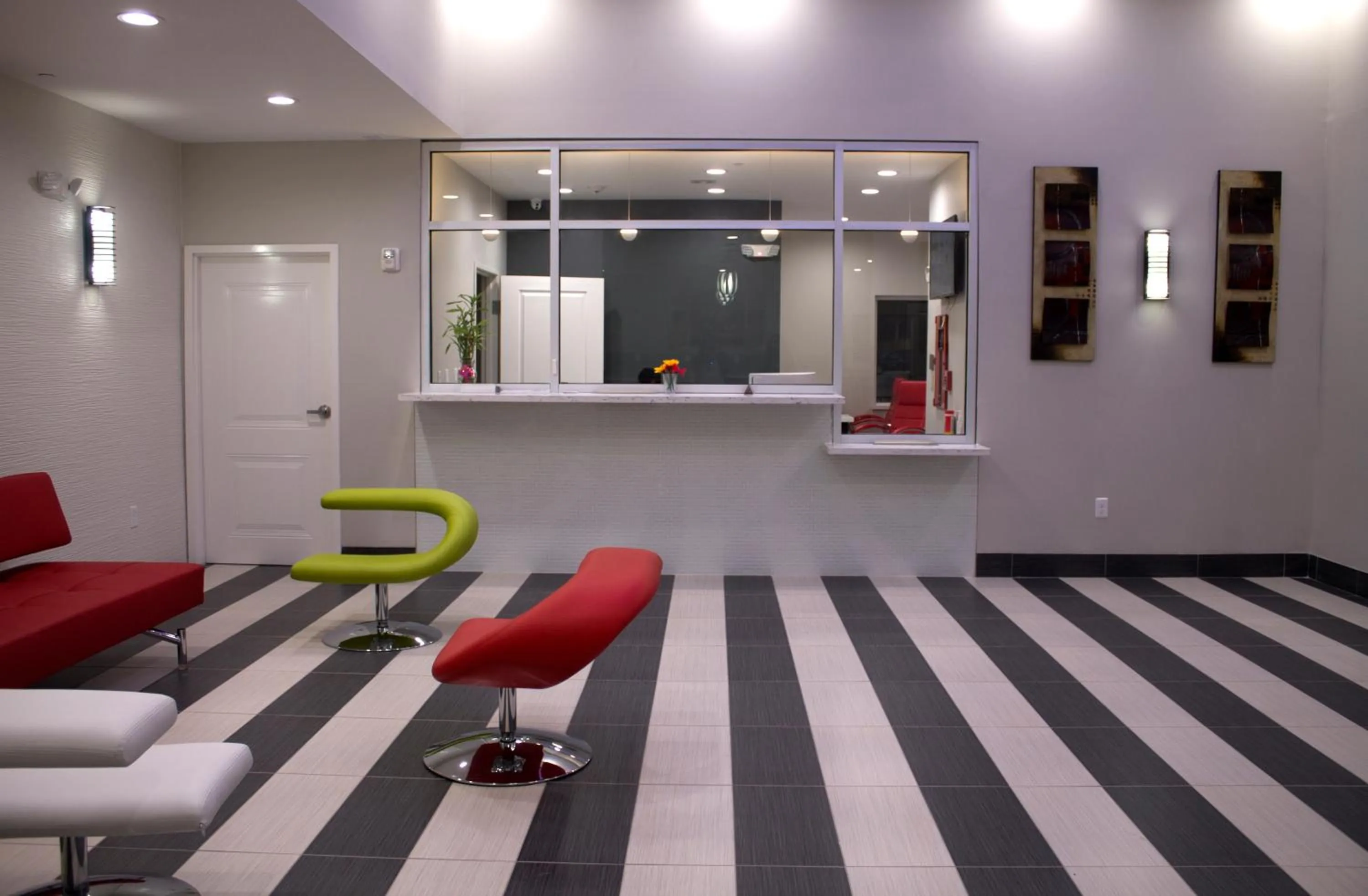 Lobby or reception in Grand Villa Inn and Suites Westchase/Chinatown