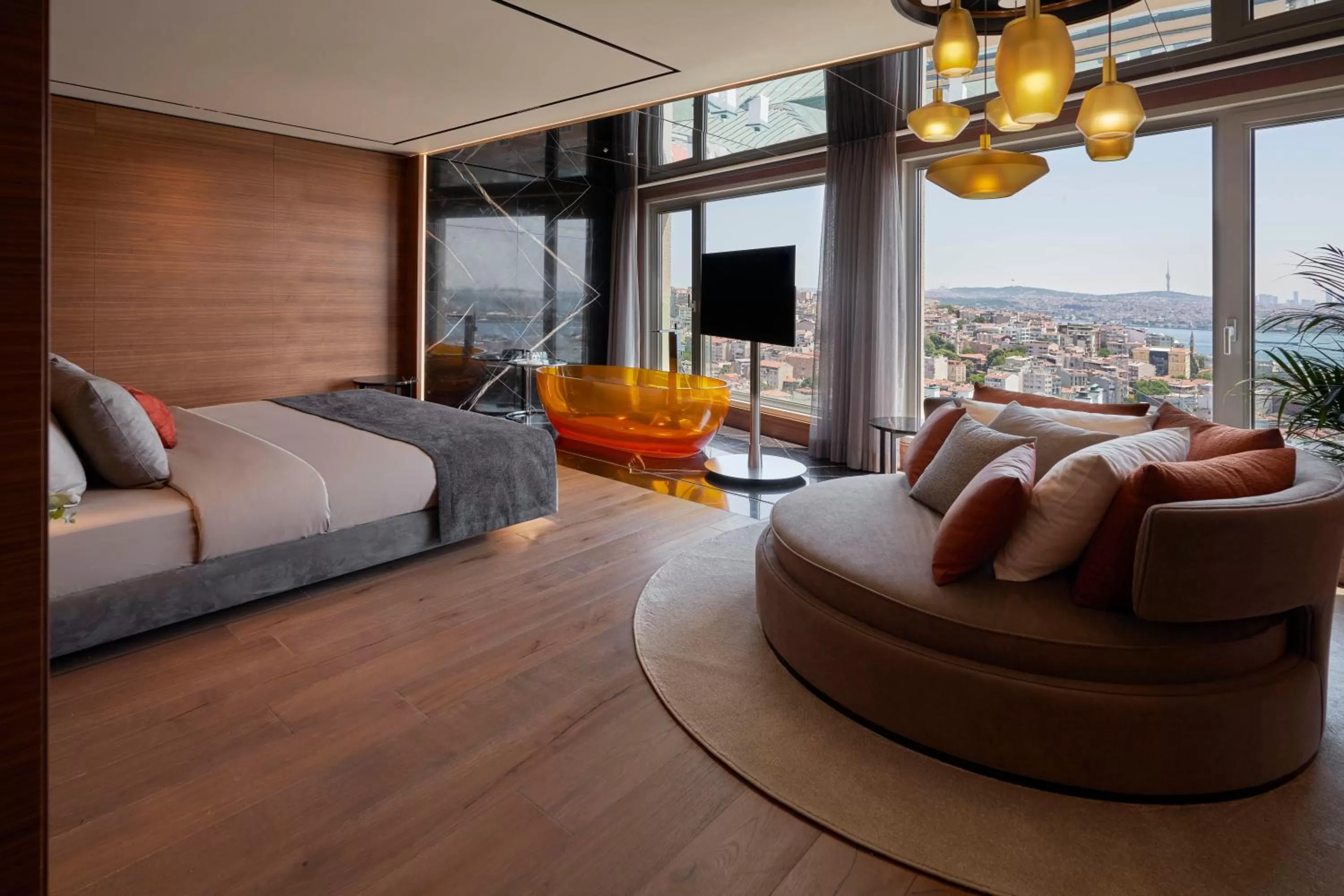 Photo of the whole room, Bed in Richmond Istanbul