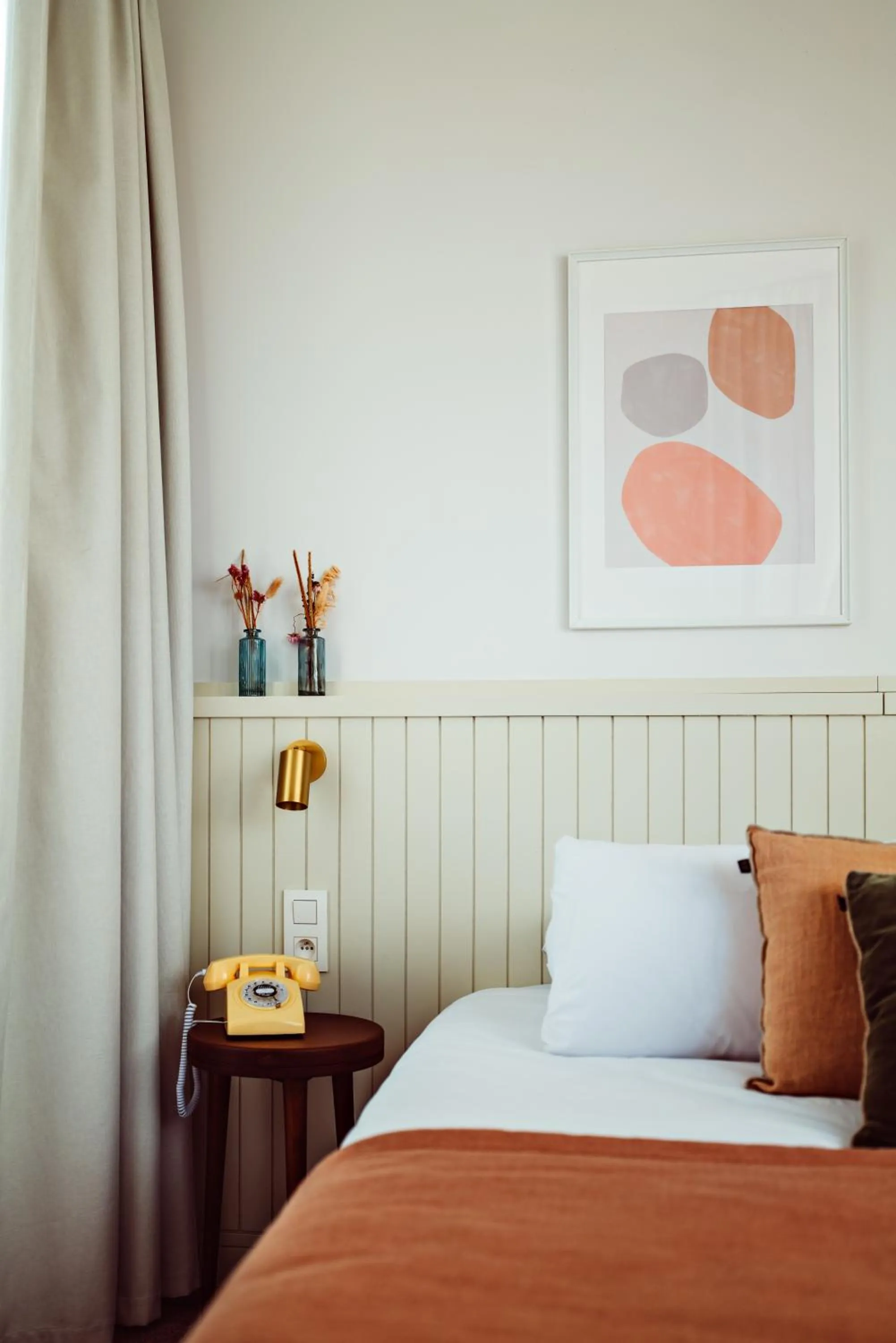 Decorative detail, Bed in Hôtel Maison Lacassagne Lyon