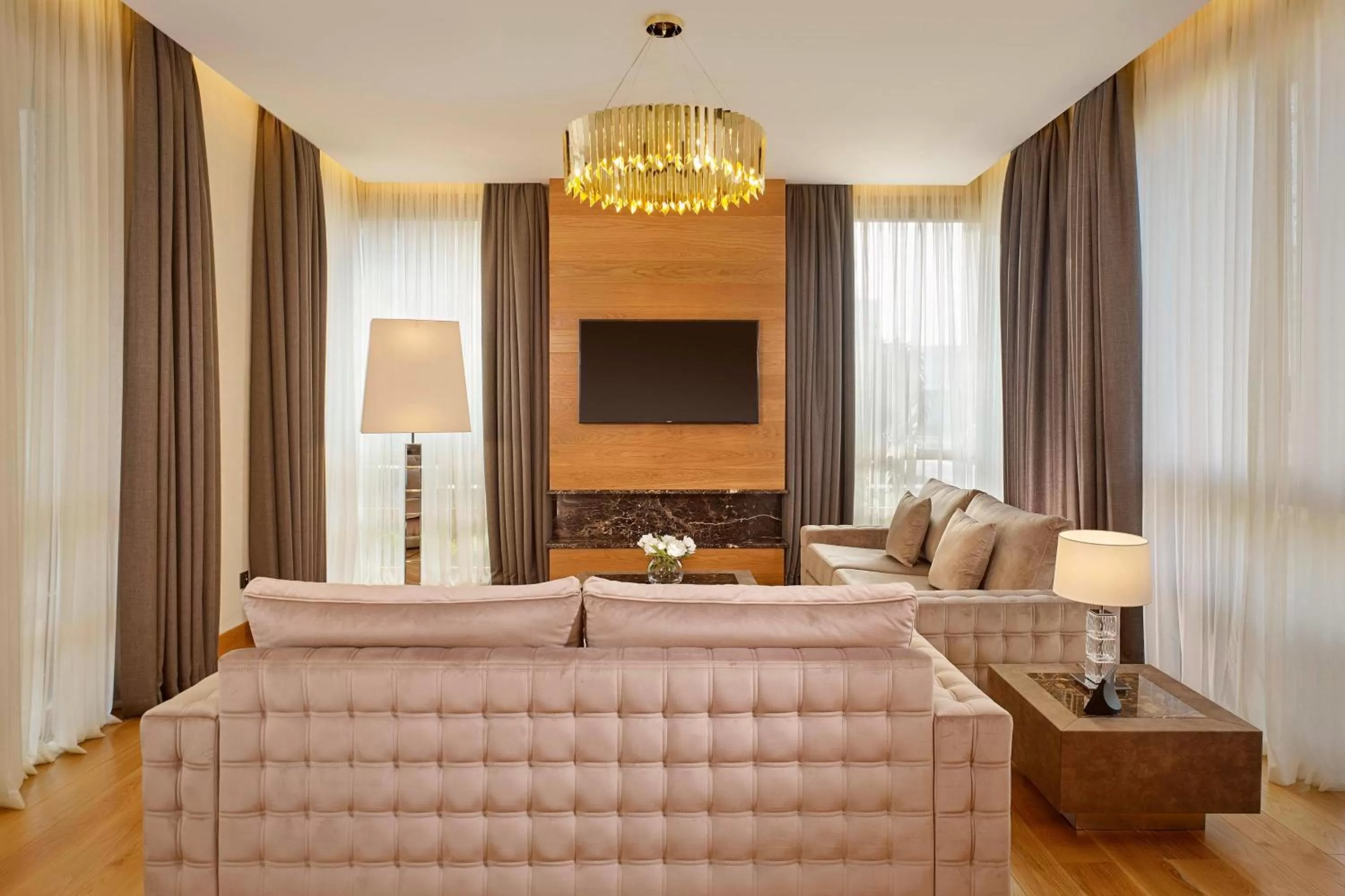 Swimming pool, Bed in Parklane, a Luxury Collection Resort & Spa, Limassol