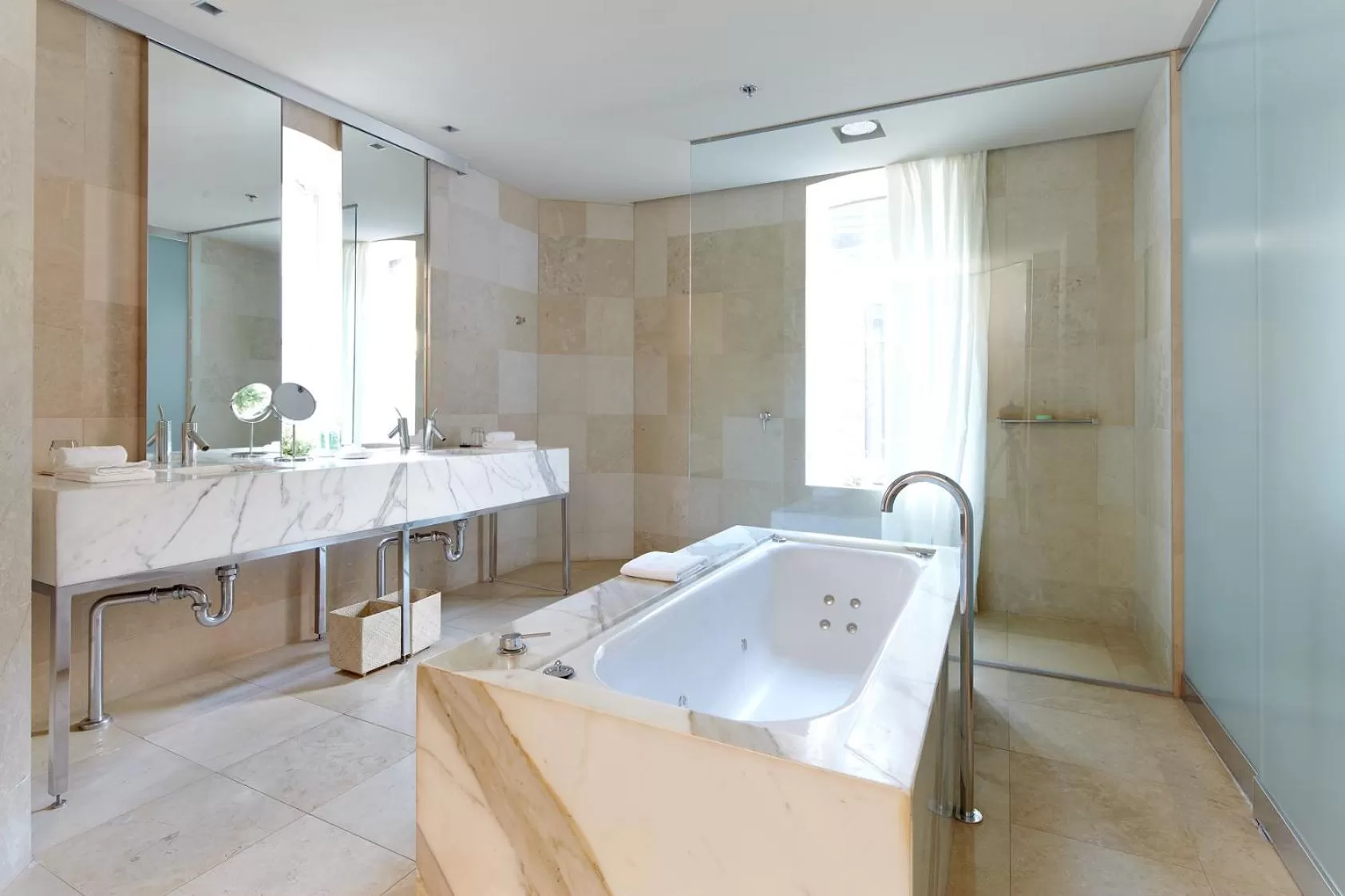 Bathroom in Establishment Hotel