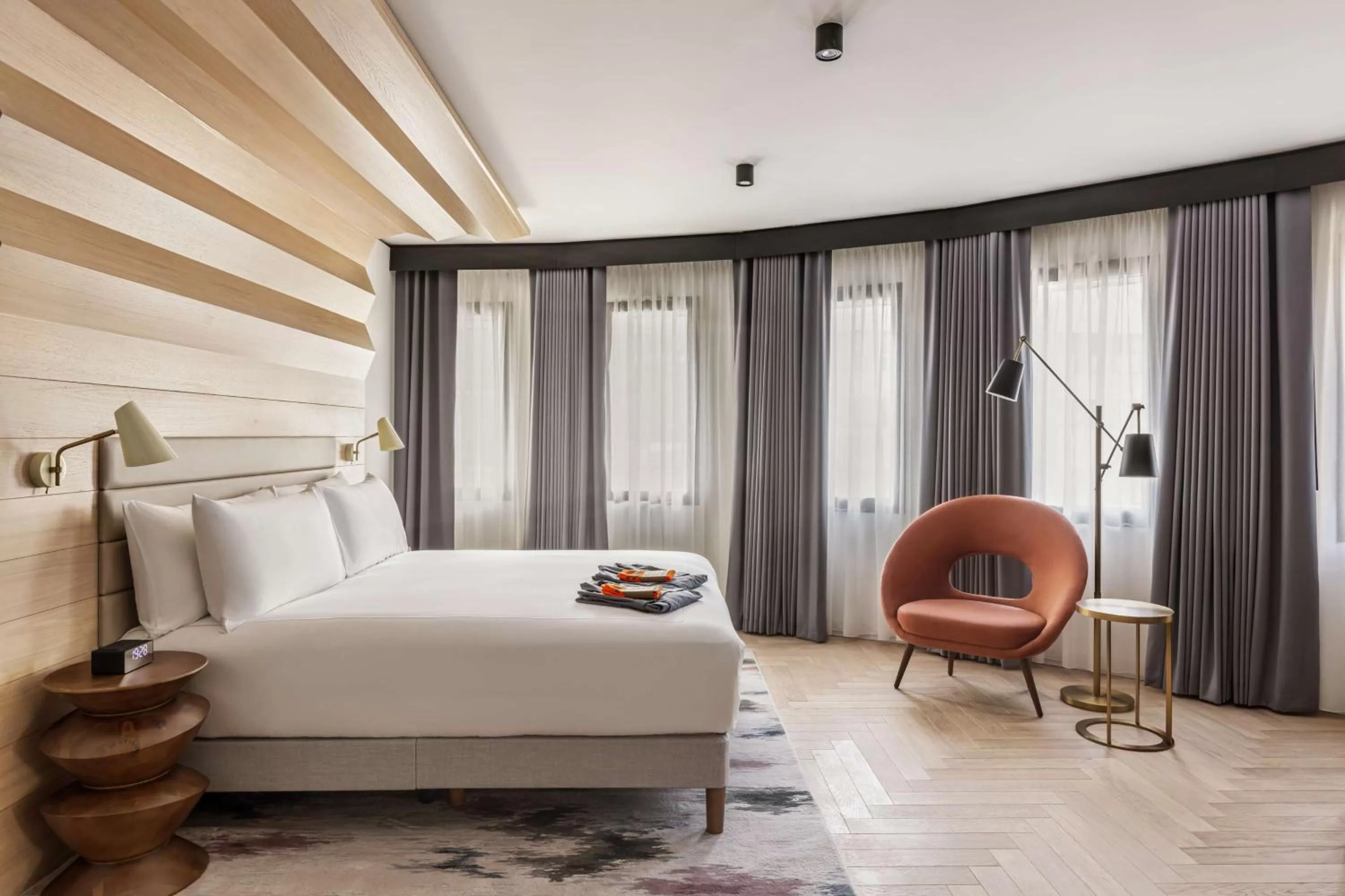 Bed in Canopy by Hilton London City