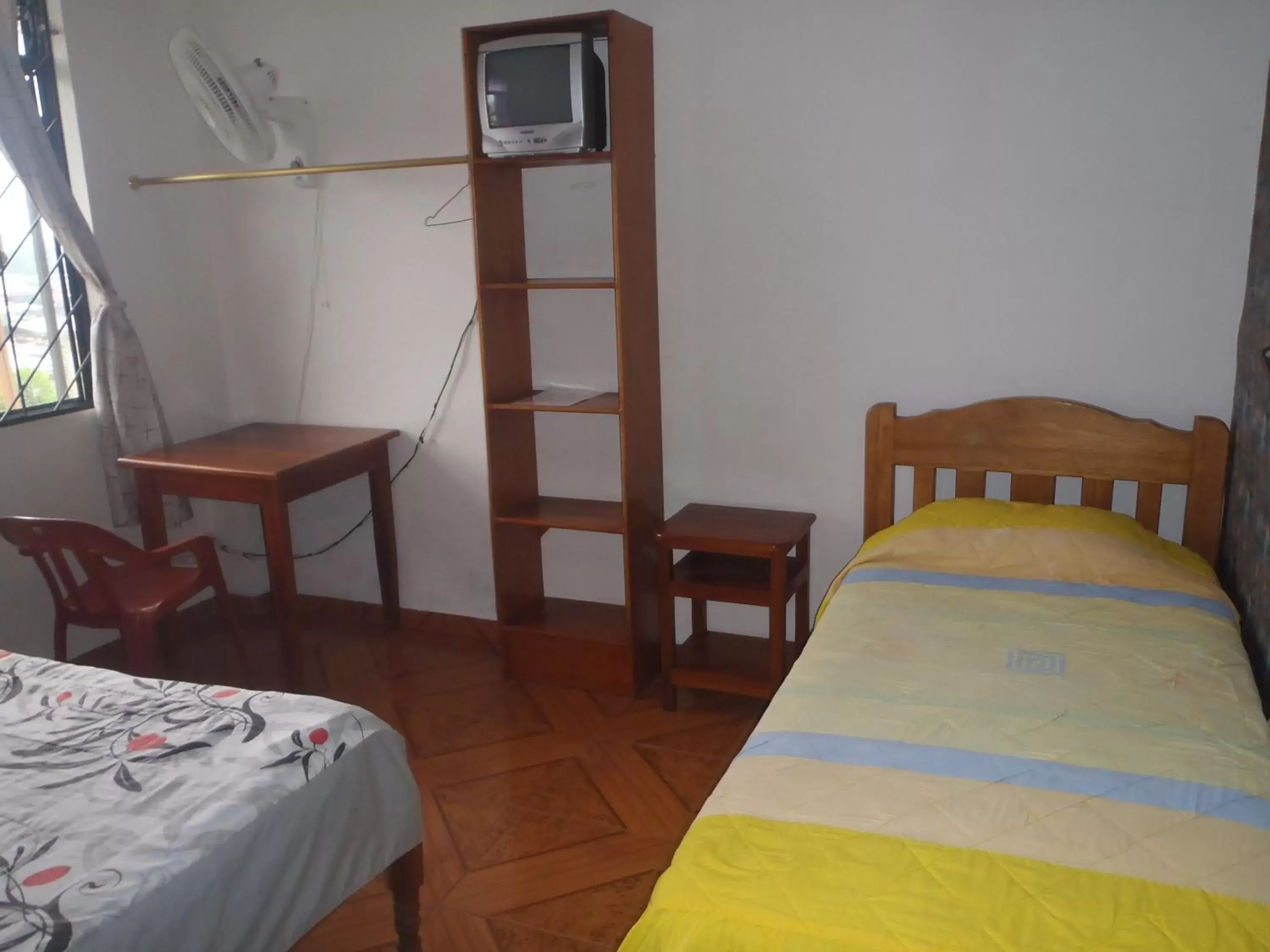 Twin Room with Shared Bathroom in Hostal Limoncocha Twin Room with Shared Bathroom in Hostal Limoncocha
