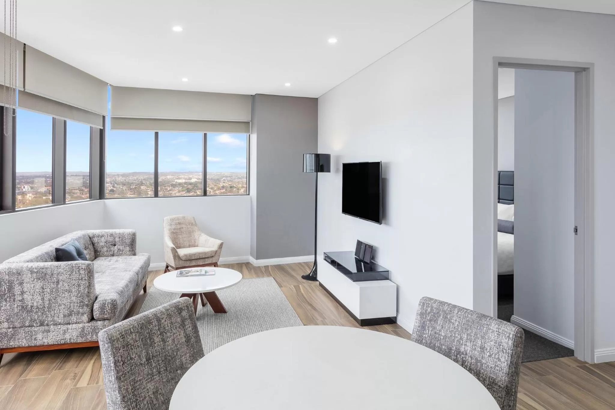 TV and multimedia, Bed in Meriton Suites Church Street, Parramatta