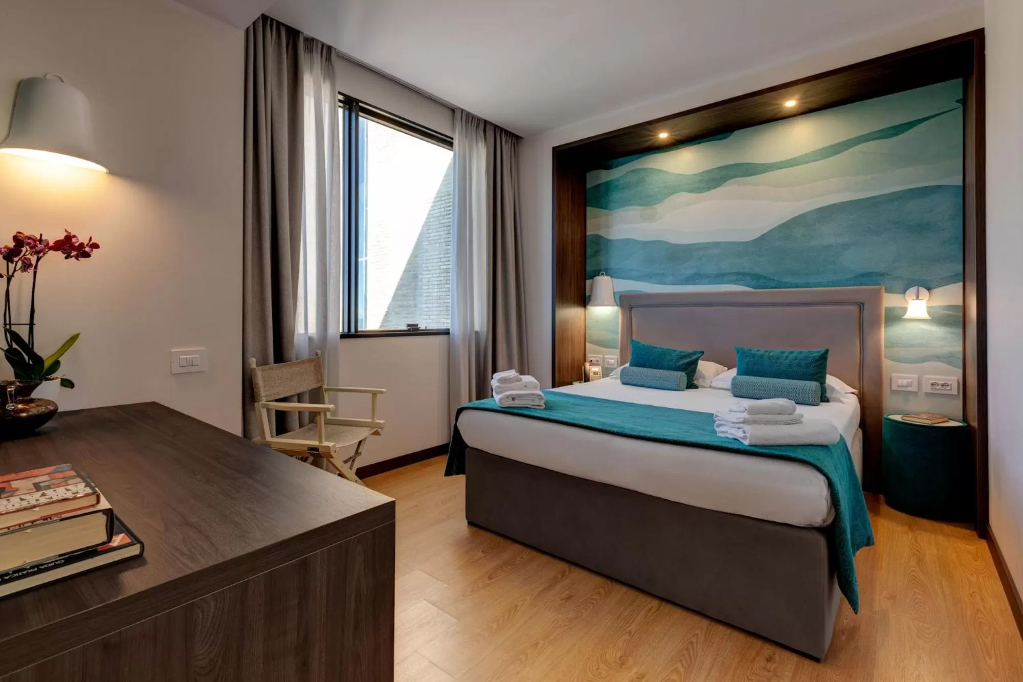 Bed in Fly Decó Hotel