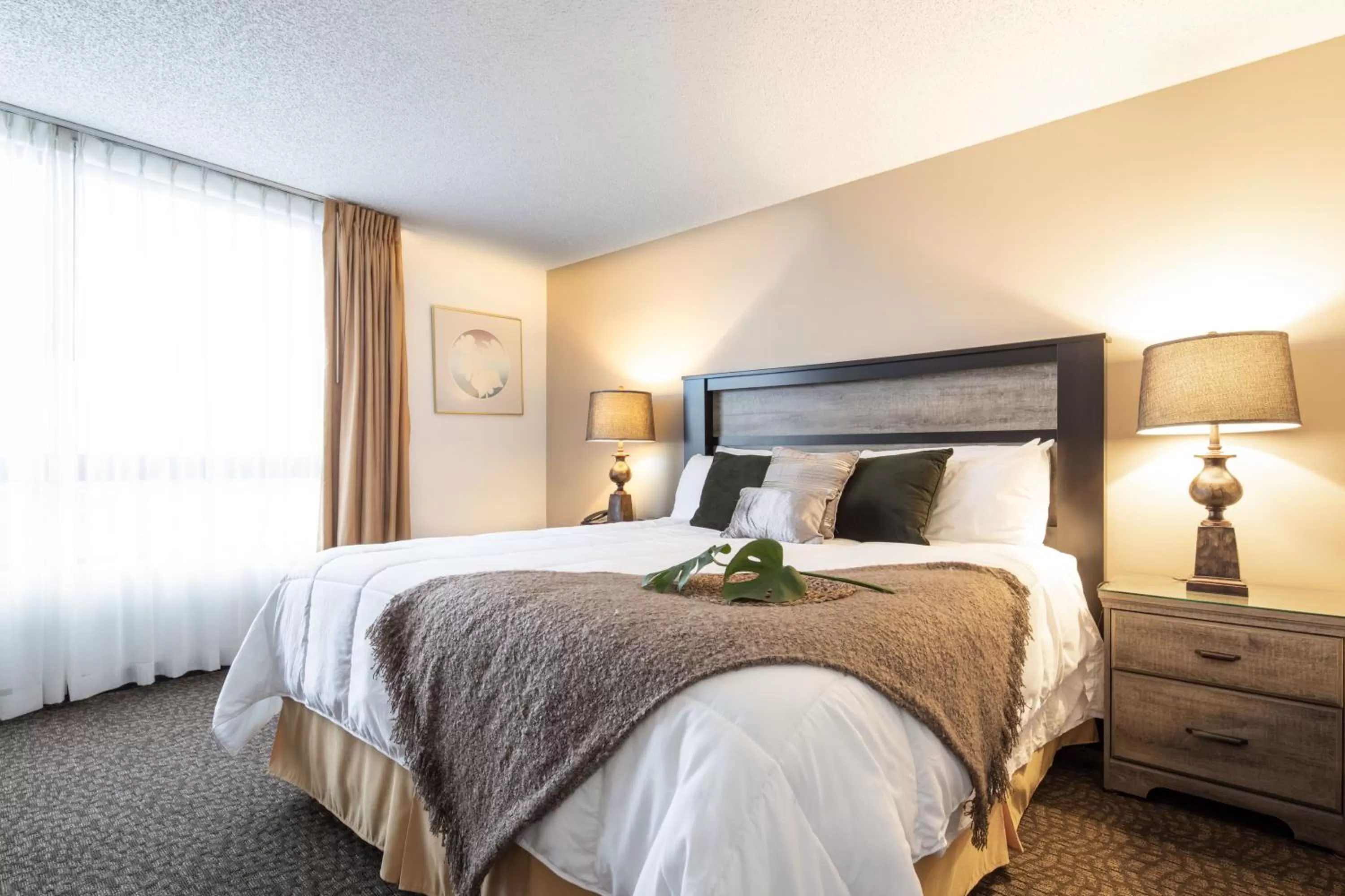 Bedroom, Bed in New Gardena Hotel