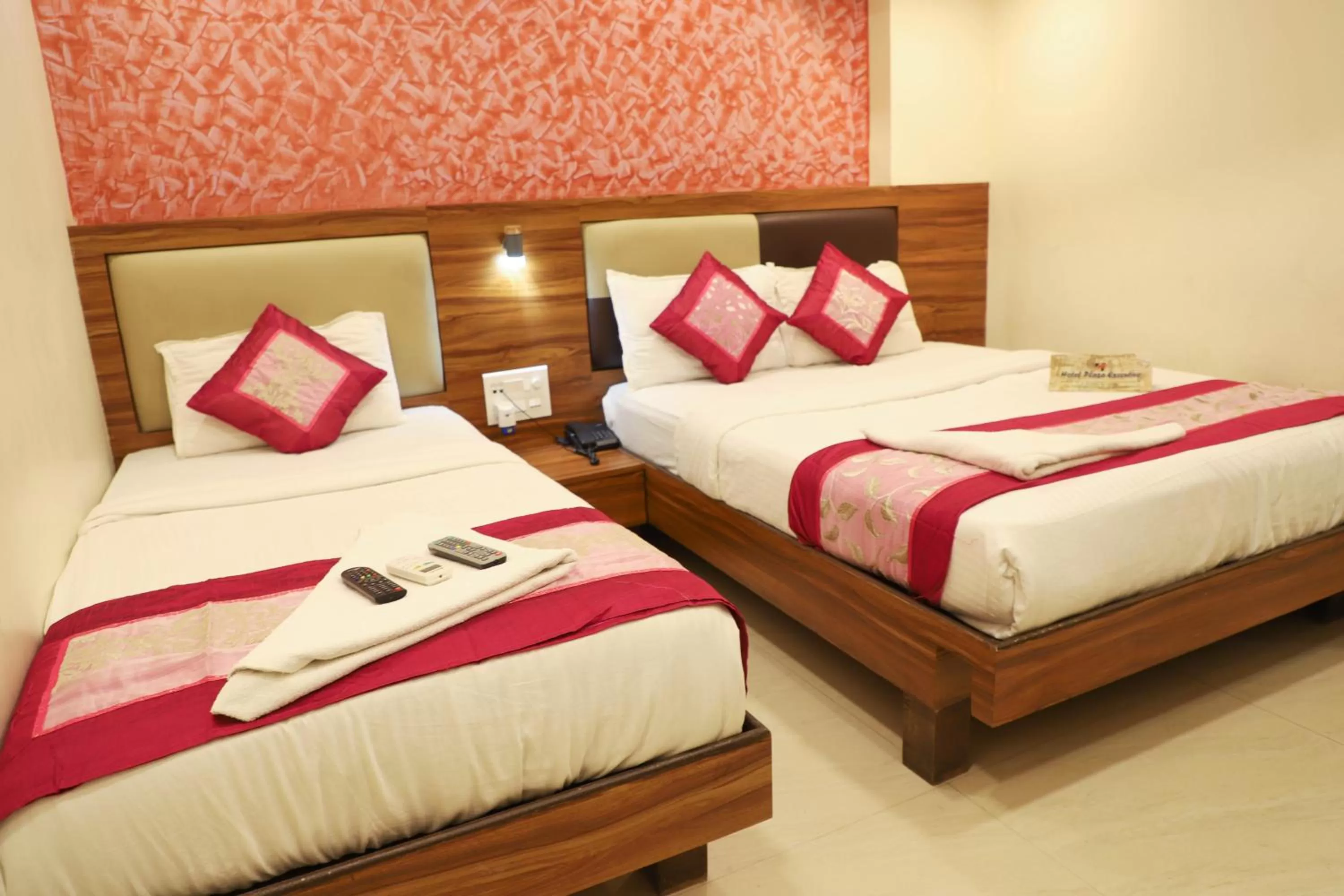 Photo of the whole room in Hotel Plaza Executive - near BKC