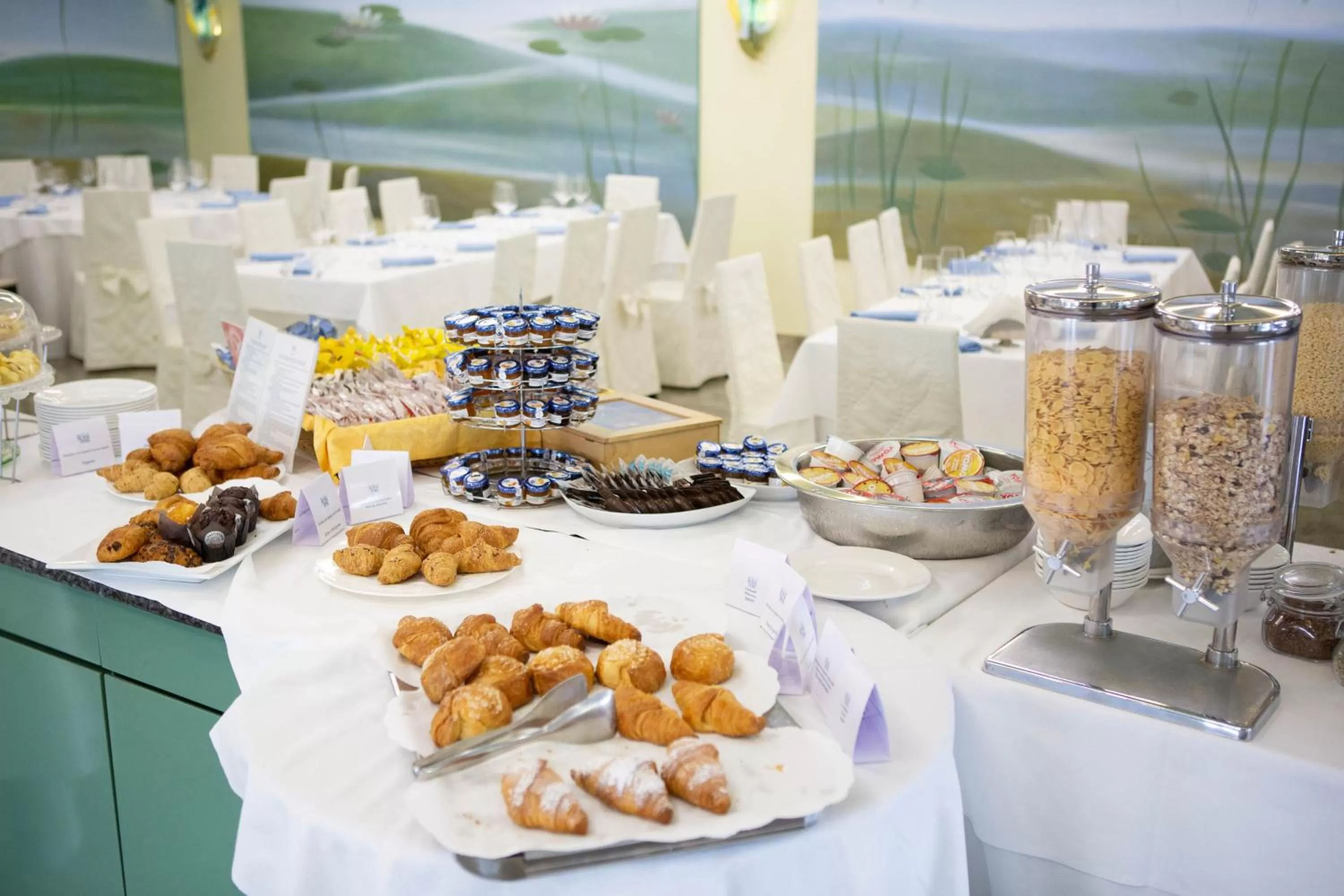 Breakfast in Hotel Royal